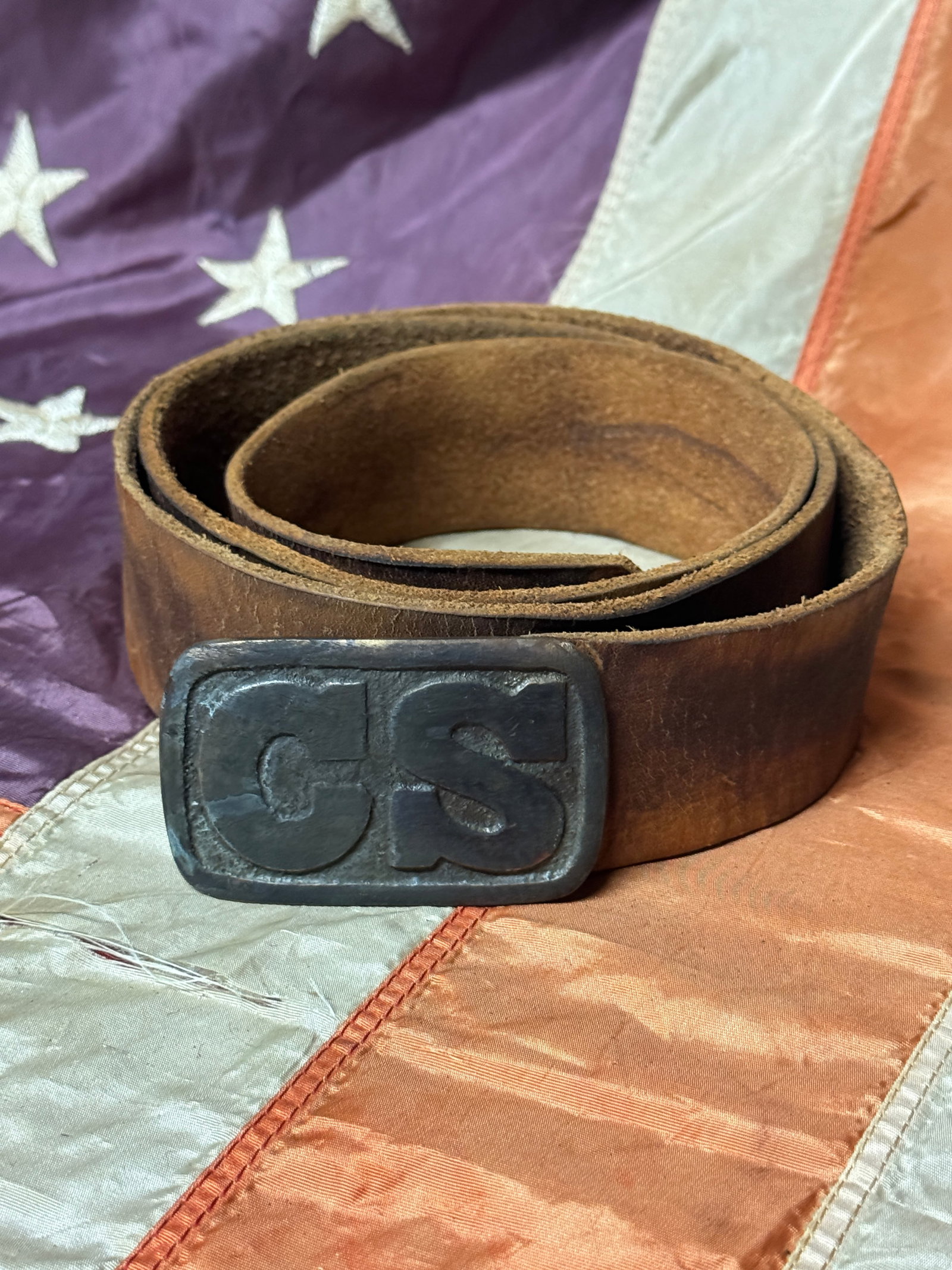 ULTRA RARE CIVIL WAR CONFEDERATE C.S. SOUTHERN REBEL BELT WITH BUCKLE PLATE: ULTRA RARE CIVIL WAR CONFEDERATE C.S. SOUTHERN REBEL BELT WITH BUCKLE PLATE. A VERY RARE FIND. SHOWS GOOD WEAR AND USE WITH A BEAUTIFUL OVERALL PATINA. HAS A GREAT LOOK TO IT WITH AN EXCELLENT OVERALL