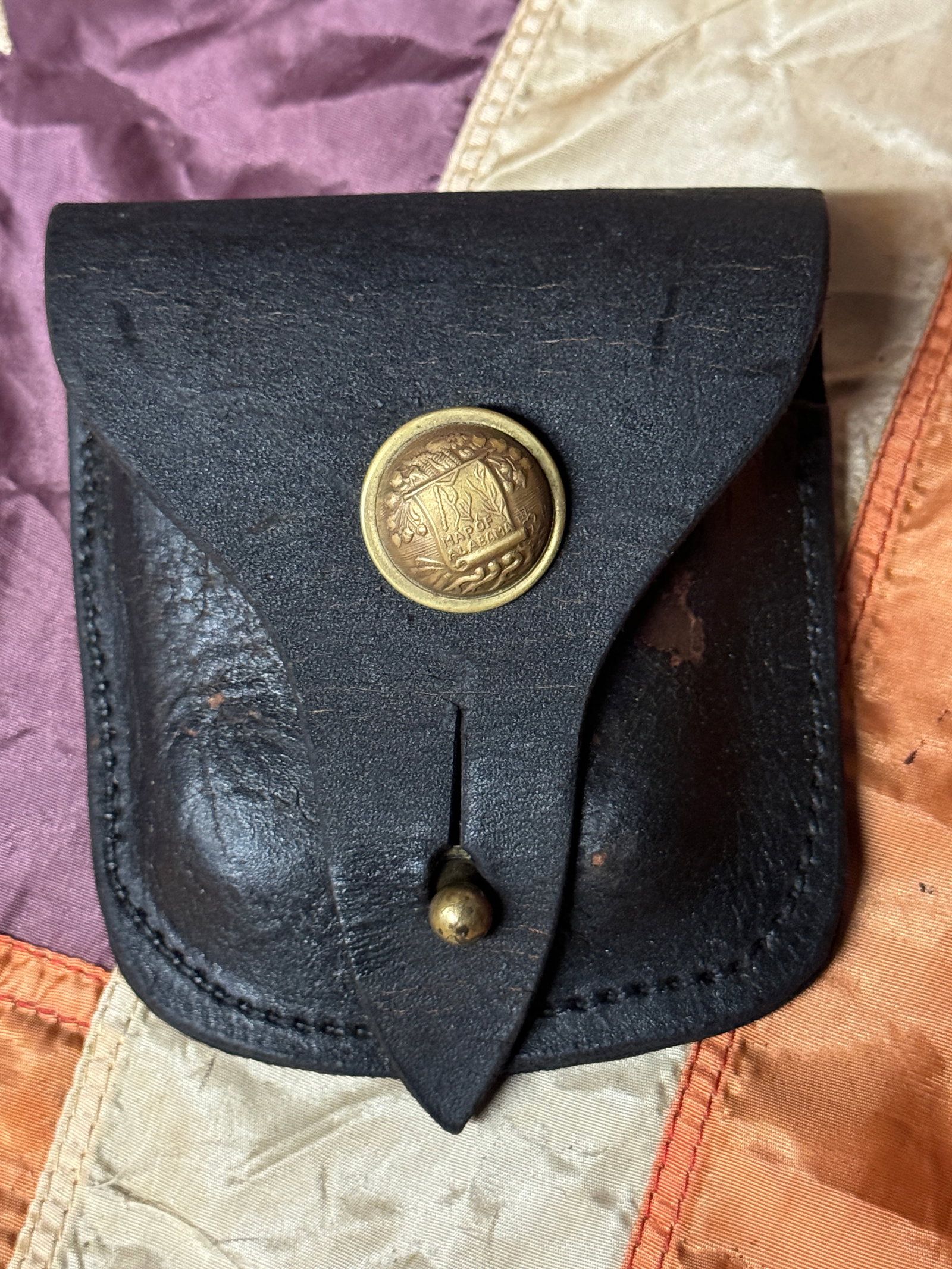 CIVIL WAR CONFEDERATE CSA ALABAMA SOUTHERN REBEL LEATHER CAP BOX: CIVIL WAR CONFEDERATE CSA ALABAMA SOUTHERN REBEL LEATHER CAP BOX. A VERY RARE FIND. SHOWS GOOD WEAR AND USE WITH A BEAUTIFUL OVERALL PATINA. HAS A GREAT LOOK TO IT WITH AN EXCELLENT OVERALL EYE APPEAL