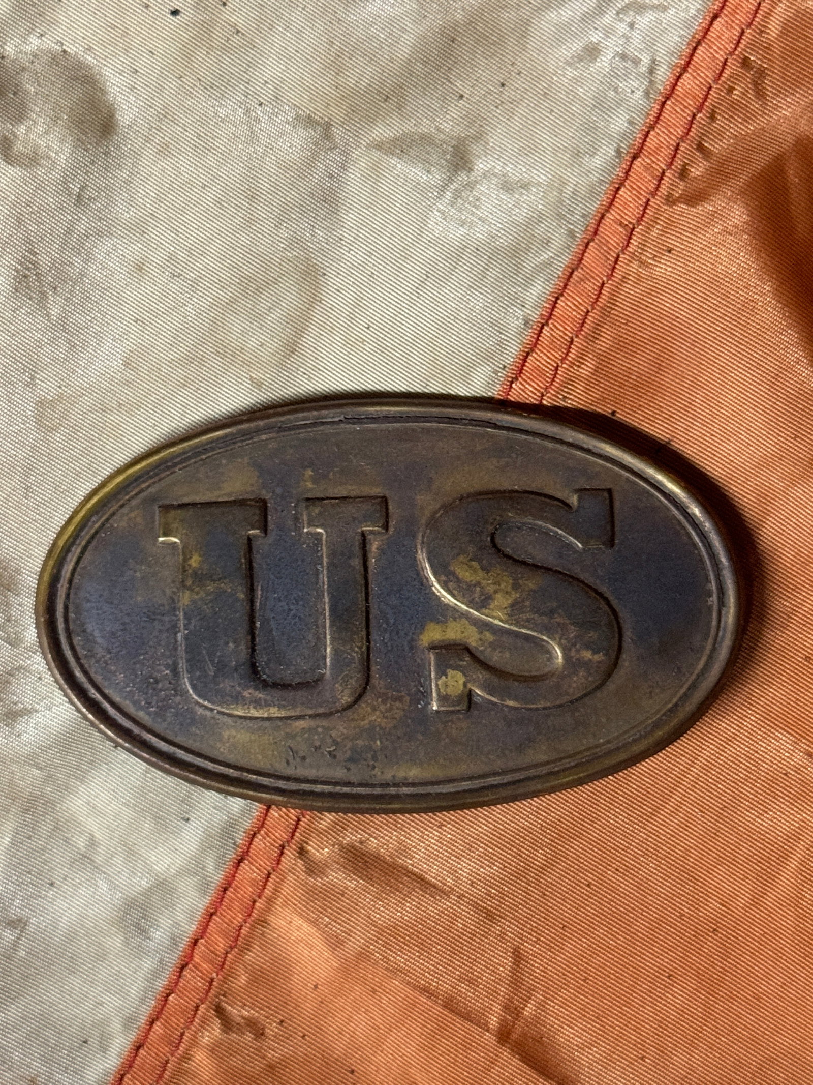 RARE M1833 CIVIL WAR U.S. OFFICER DRAGOONS BELT PLATE BUCKLE: RARE M1833 CIVIL WAR U.S. OFFICER DRAGOONS BELT PLATE BUCKLE. A VERY RARE FIND. SHOWS GOOD WEAR AND USE WITH A BEAUTIFUL OVERALL PATINA. HAS A GREAT LOOK TO IT WITH AN EXCELLENT OVERALL EYE APPEAL. PL