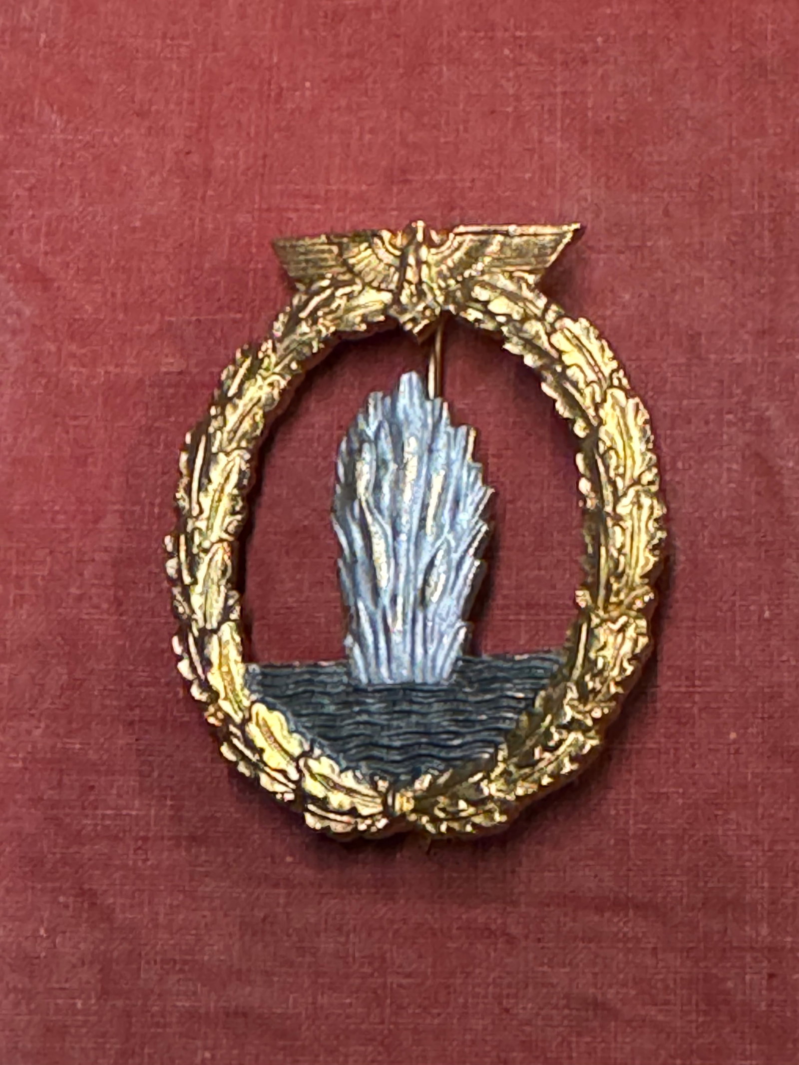 WW2 GERMAN KRIEGSMARINE MINESWEEPER BADGE BY WILHELM HOBACHER: WW2 GERMAN KRIEGSMARINE MINESWEEPER BADGE BY WILHELM HOBACHER. Kriegsmarine minesweeper badge by Wilhelm Hobacher, Wien. Zink construction with soldered on set up. Unmarked, typical Hobacher design an
