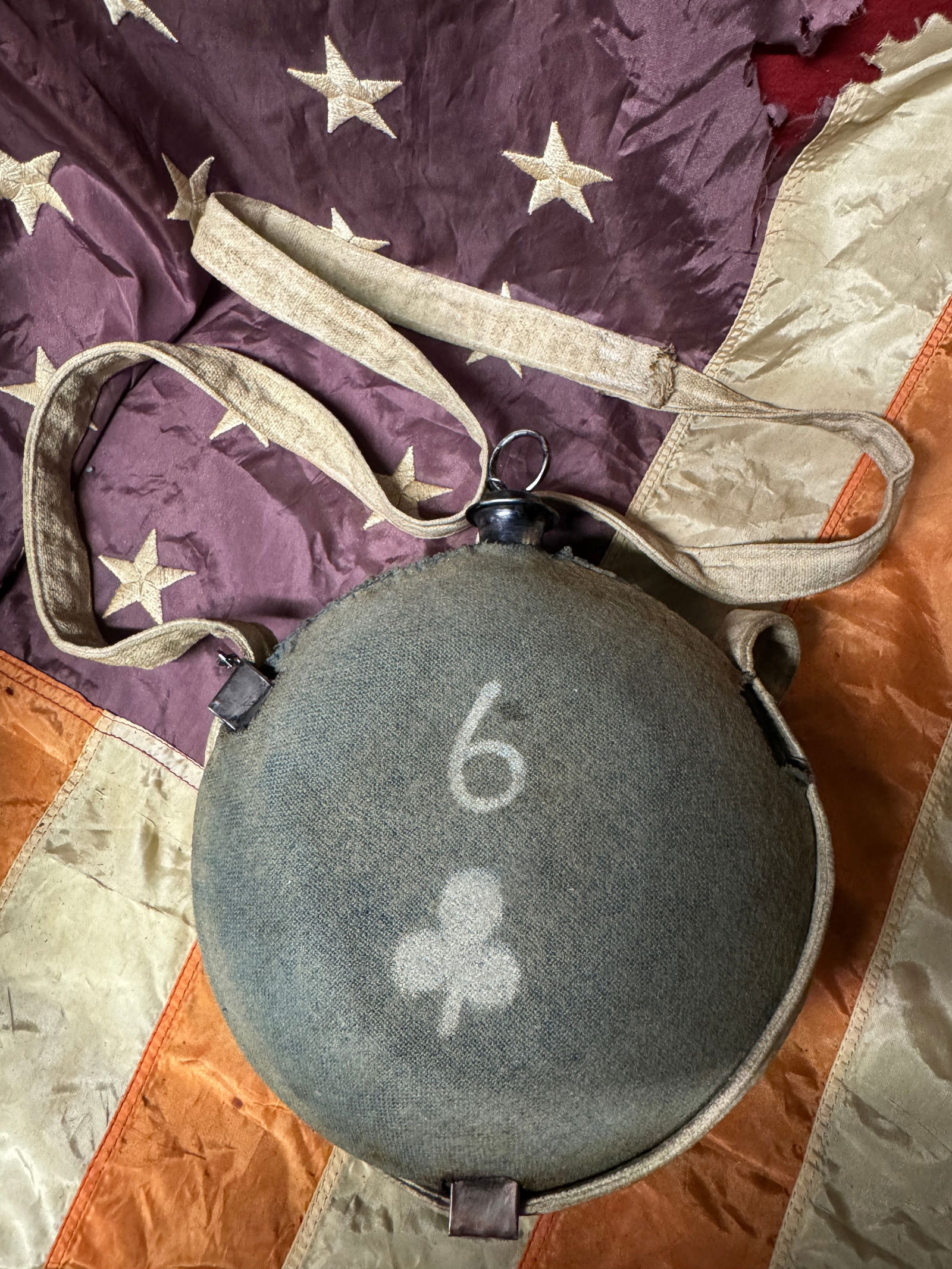 RARE CIVIL WAR 6TH UNION INFANTRY CORPS CANVAS CANTEEN WITH SLING: RARE CIVIL WAR 6TH UNION INFANTRY CORPS CANVAS CANTEEN WITH SLING. A VERY RARE FIND. SHOWS GOOD WEAR AND USE WITH A BEAUTIFUL OVERALL PATINA. HAS A GREAT LOOK TO IT WITH AN EXCELLENT OVERALL EYE APPEA