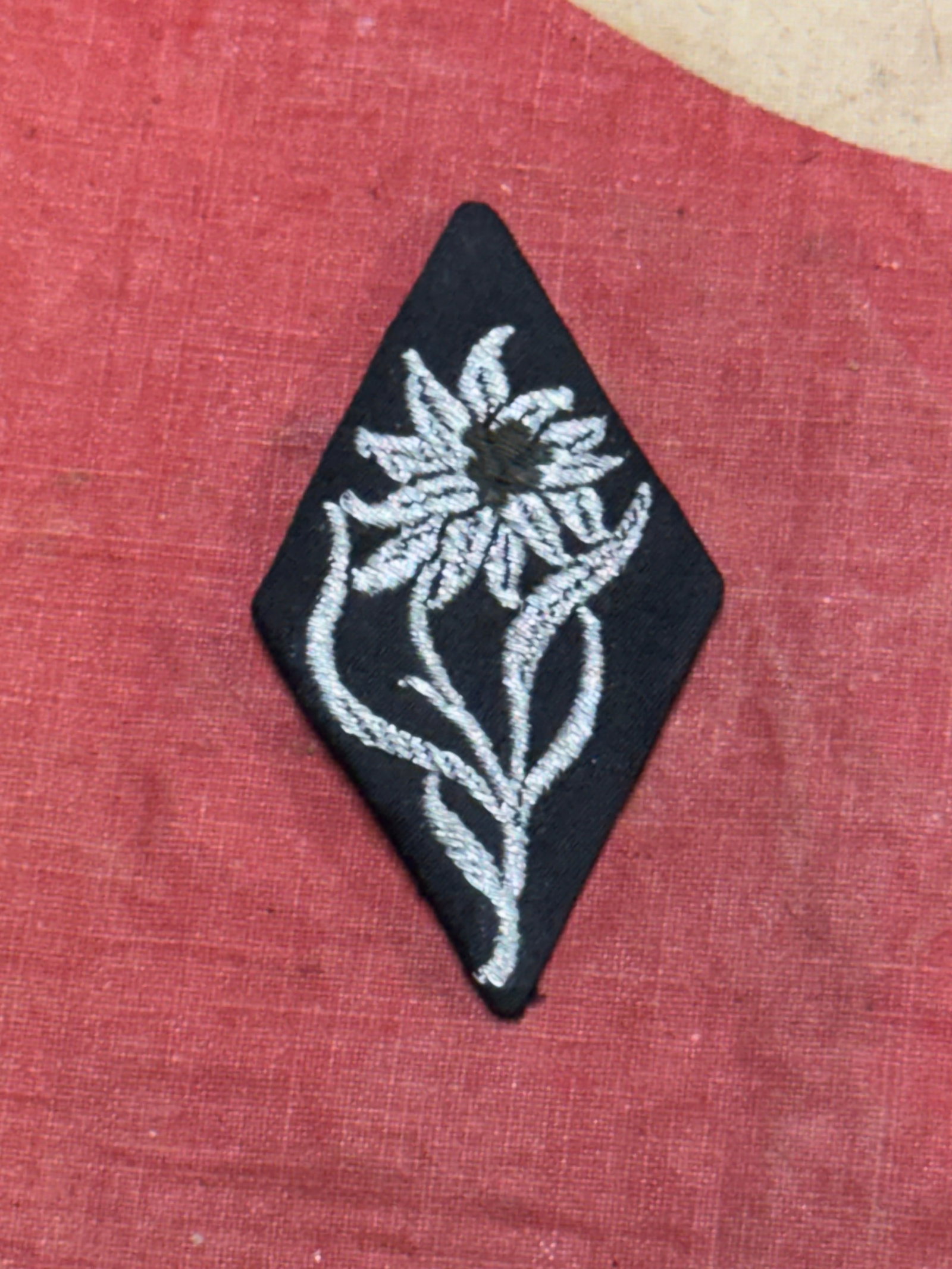 RARE WW2 GERMAN VOLUNTEER MOUNTAIN TROOPS BADGE INSIGNIA: RARE WW2 GERMAN VOLUNTEER MOUNTAIN TROOPS BADGE INSIGNIA
