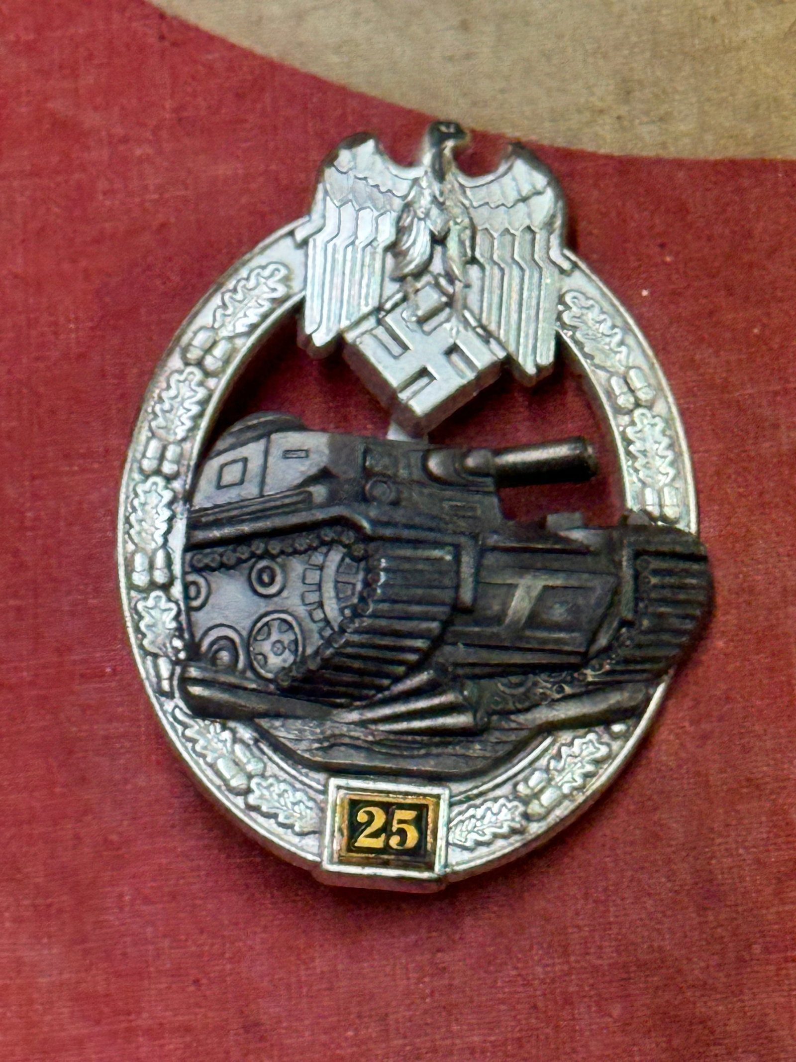 WW2 GERMAN PANZER ASSAULT BADGE FOR 25 ENGAGEMENTS - UNMARKED: WW2 GERMAN PANZER ASSAULT BADGE FOR 25 ENGAGEMENTS - UNMARKED. A SCARCE FIND. SHOWS GOOD WEAR AND USE WITH A BEAUTIFUL OVERALL PATINA. PLEASE VIEW ALL DETAILED PICTURES. A SCARCE FIND.