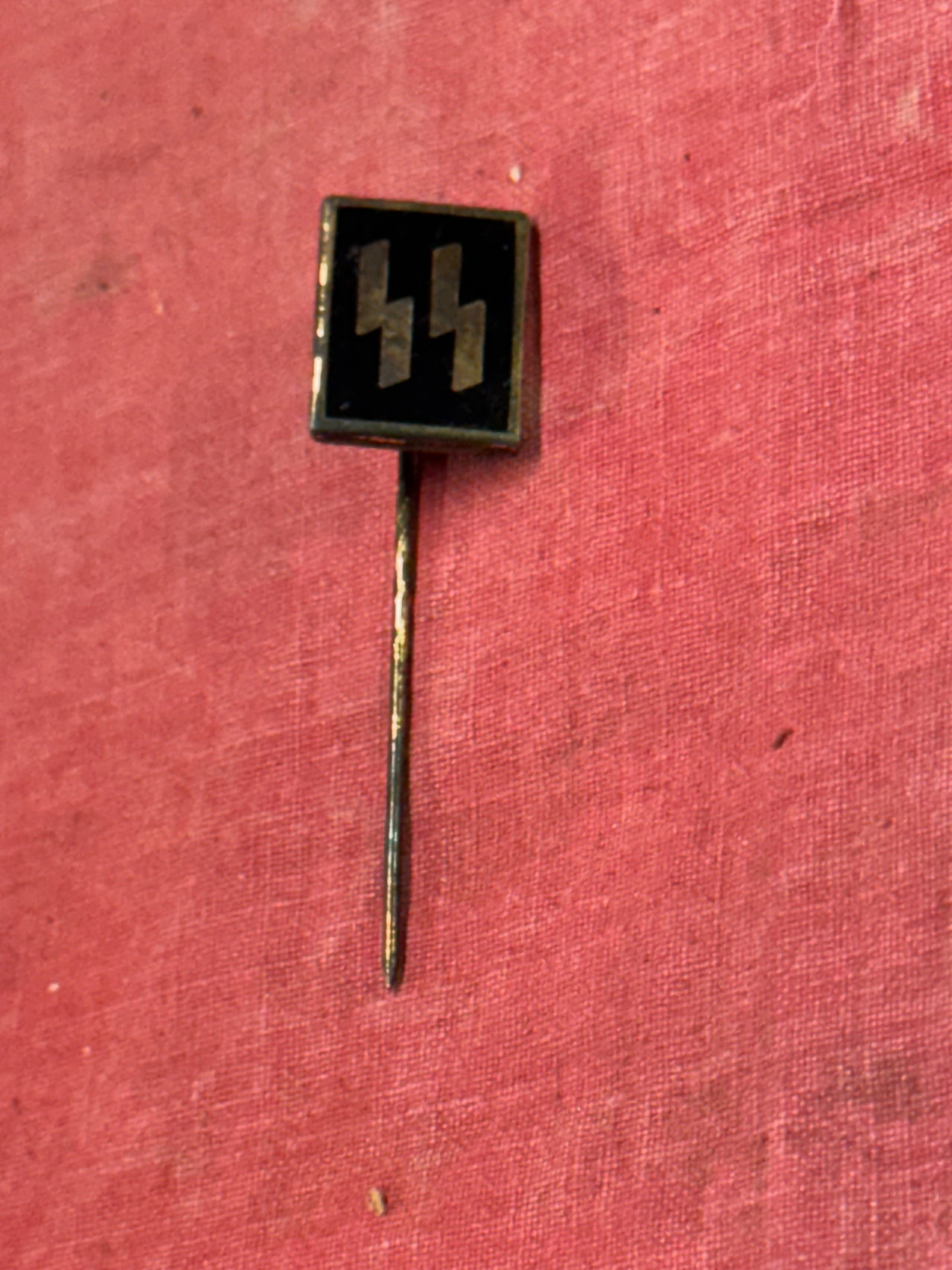 WW2 GERMAN SS GENERAL OFFICER STICKPIN BY RZM: WW2 GERMAN SS GENERAL OFFICER STICKPIN BY RZM. A RARE FIND. SHOWS GOOD WEAR AND USE WITH A BEAUTIFUL OVERALL PATINA. PLEASE VIEW ALL DETAILED PICTURES. A SCARCE EXAMPLE.