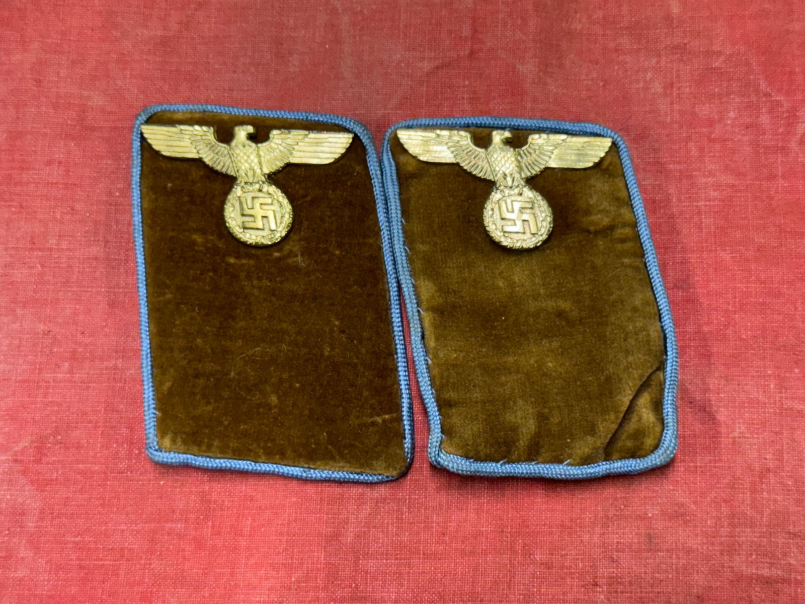 WW2 GERMAN NSDAP ORTS-LEVEL ANWARTER COLLAR TABS SET WITH RZM PAPER TAG: WW2 GERMAN NSDAP ORTS-LEVEL ANWARTER COLLAR TABS SET WITH RZM PAPER TAG. Third Reich NSDAP Orts-Level Anwärter (Party Member "Candidate") Collar Tab- Ortsgruppe level collar tabs, as indicated by its