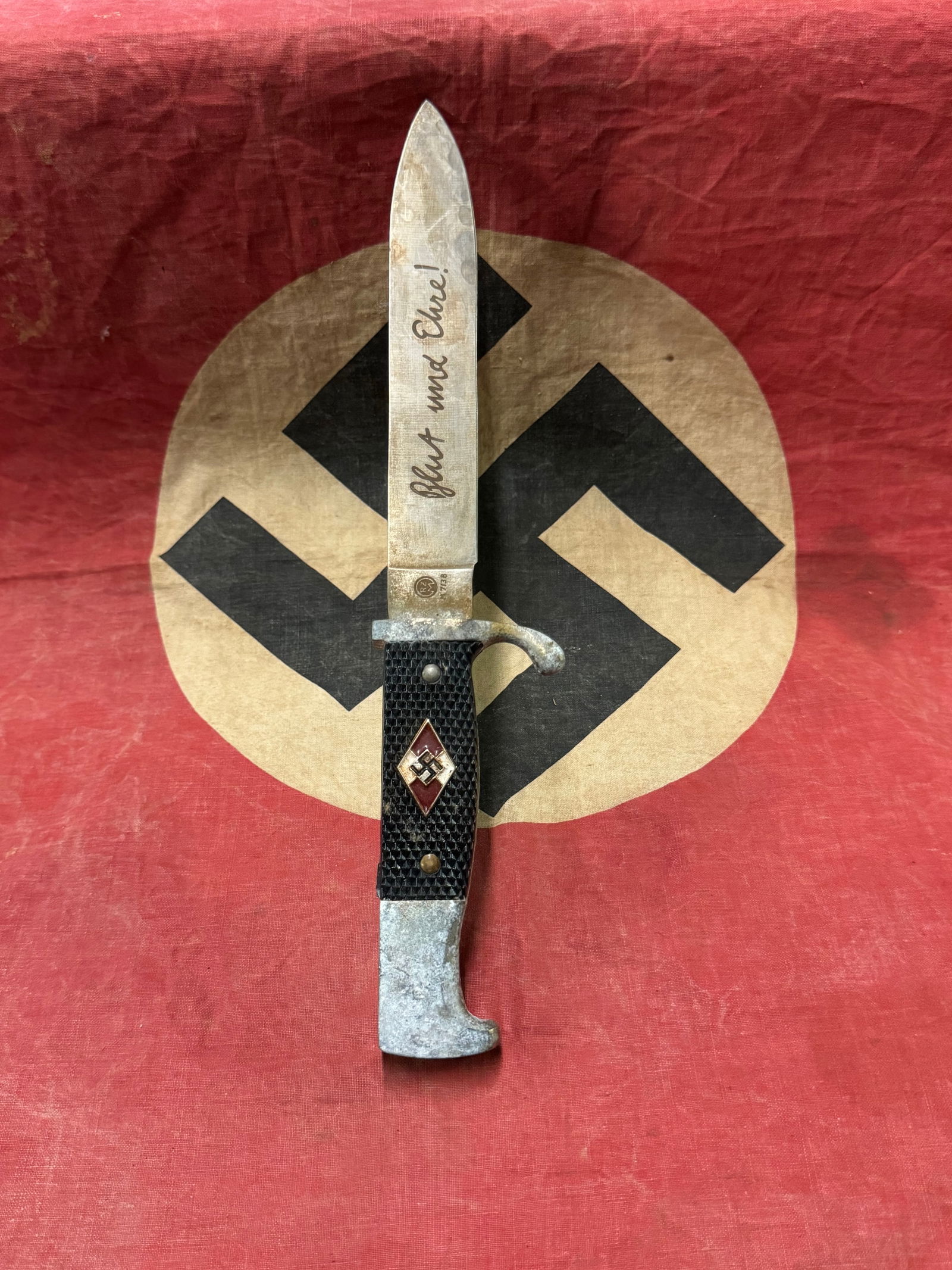 WW2 GERMAN HITLER YOUTH DAGGER "BLUT UND EHRE" BY RZM M7/38: WW2 GERMAN HITLER YOUTH DAGGER "BLUT UND EHRE" BY RZM M7/38. A RARE FIND. IT IS IN MINT OVERALL SHAPE AND CONDITION WITH A BEAUTIFUL OVERALL PATINA. SHOWS GOOD WEAR AND USE. A VERY SCARCE FIND.