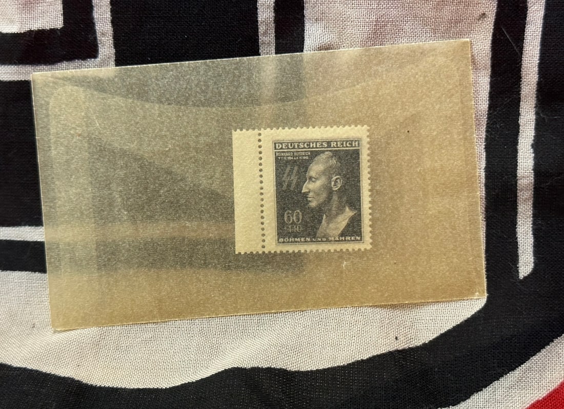 WW2 GERMAN REINHARD HEYDRICH INDIVIDUAL SS STAMP: WW2 GERMAN REINHARD HEYDRICH INDIVIDUAL SS STAMP. A RARE FIND. UN-ISSUED EXAMPLE. PLEASE VIEW ALL DETAILED PICTURES. A SCARCE EXAMPLE.