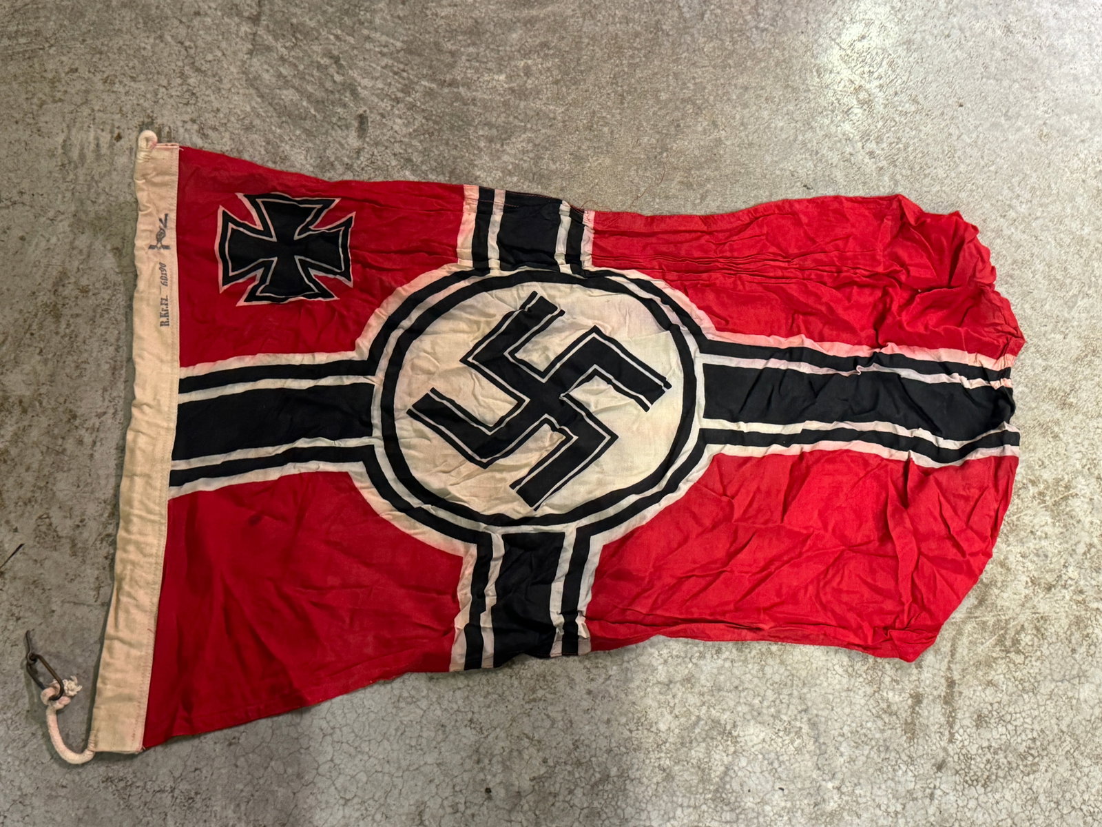 RARE WW2 GERMAN KRIEGSMARINE FLAG WITH MAKER MARKS: RARE WW2 GERMAN KRIEGSMARINE FLAG WITH MAKER MARKS. A RARE EXAMPLE THAT IS IN MINT OVERALL SHAPE AND CONDITION WITH A BEAUTIFUL OVERALL PATINA. SHOWS GOOD WEAR AND USE. PLEASE VIEW ALL DETAILED PICTUR