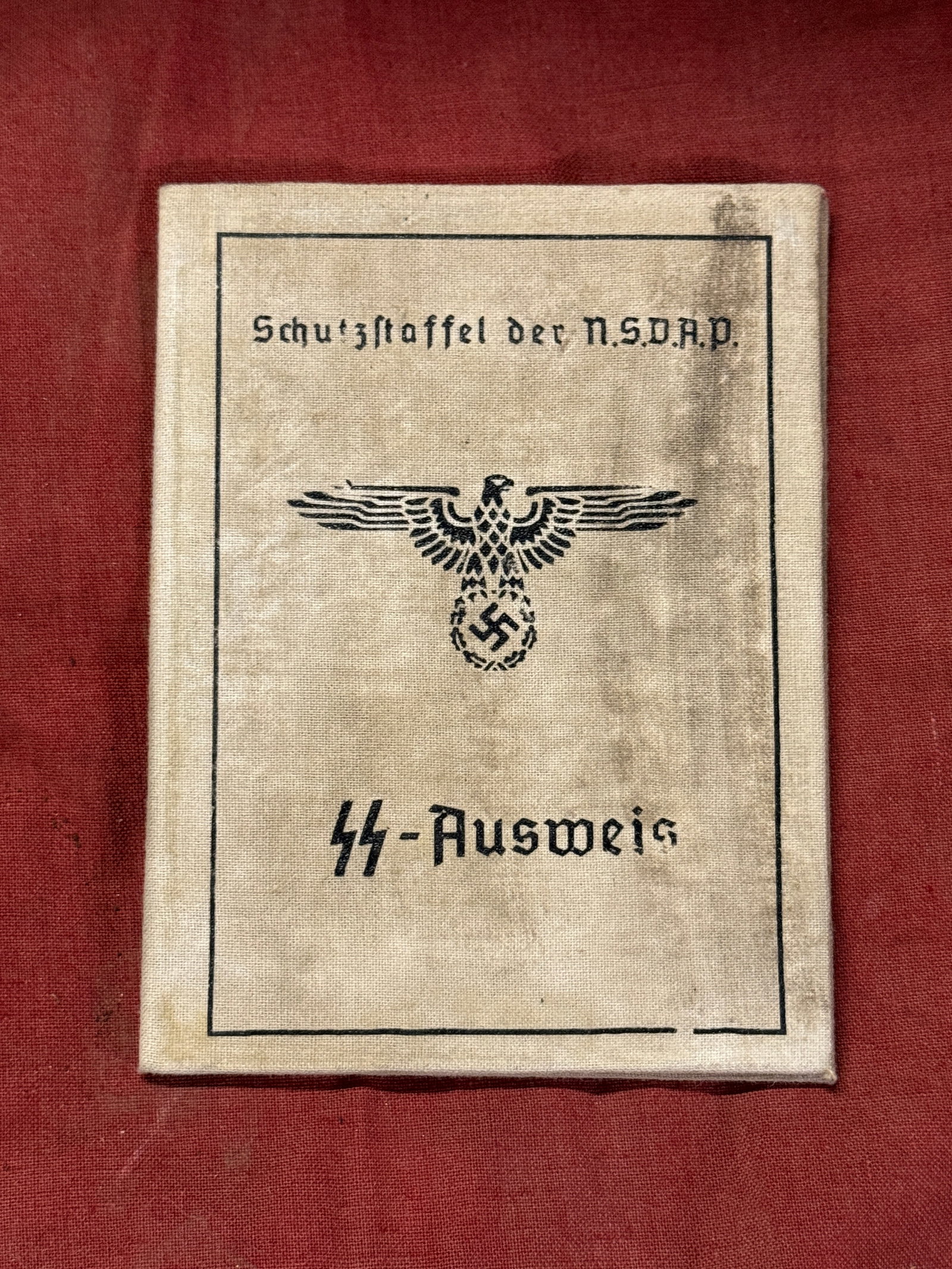 RARE WW2 GERMAN SS AUSWEIS CONCENTRATION CAMP SS OFFICER ID BOOKLET: RARE WW2 GERMAN SS AUSWEIS CONCENTRATION CAMP SS OFFICER ID BOOKLET. A VERY SCARCE ITEM. SHOWS GOOD WEAR AND USE. PLEASE VIEW ALL DETAILED PICTURES. A SCARCE ITEM.