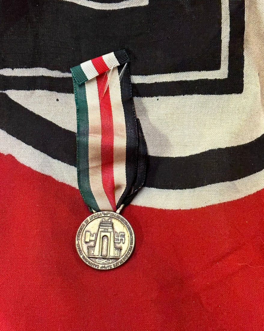 WW2 ITALO-GERMAN CAMPAIGN MEDAL WITH RIBBON: WW2 ITALO-GERMAN CAMPAIGN MEDAL WITH RIBBON. A VERY SCARCE ITEM. SHOWS GOOD WEAR AND USE. PLEASE VIEW ALL DETAILED PICTURES. A SCARCE ITEM.
