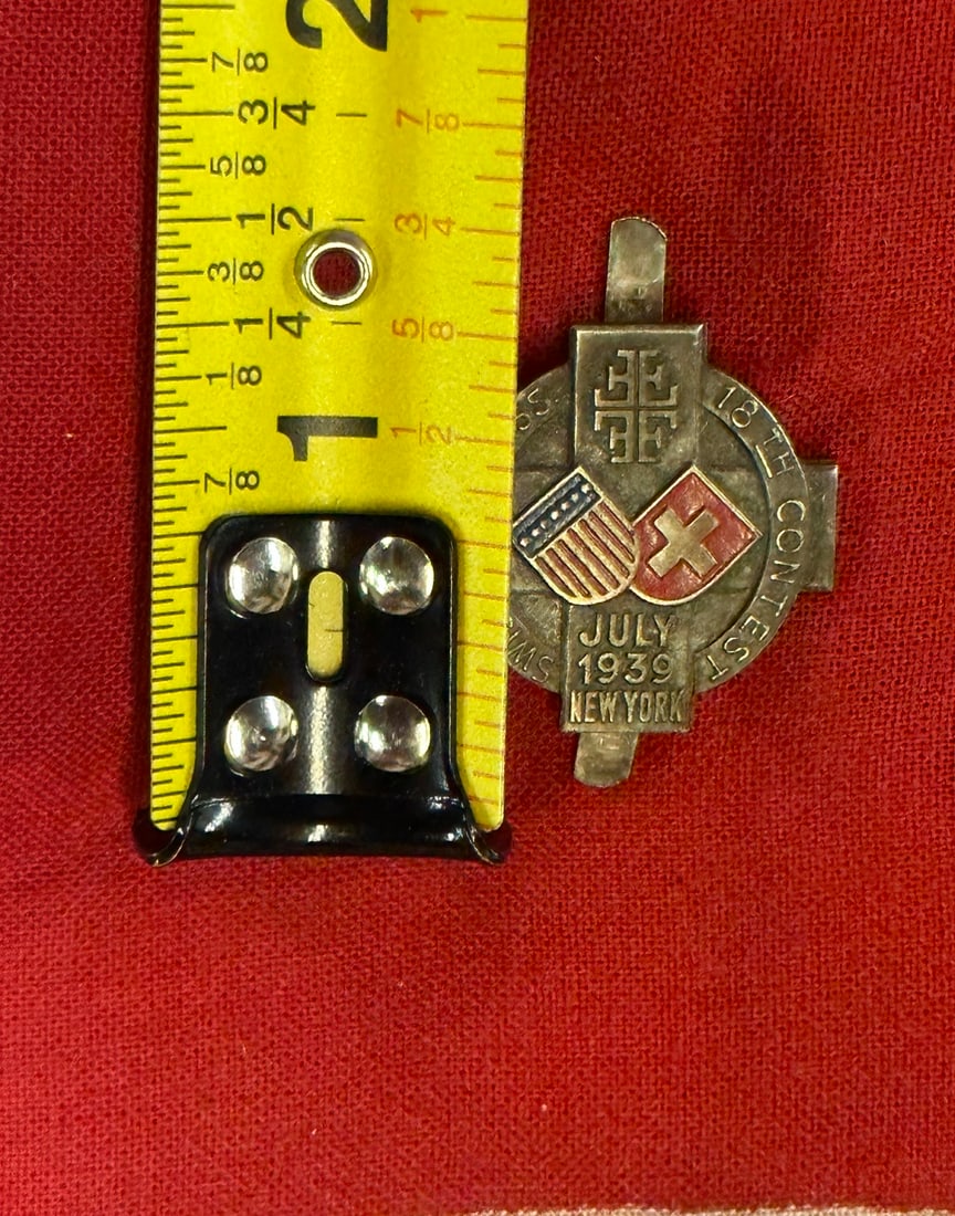 WW2 MEDAL PIN: WW2 MEDAL PIN
