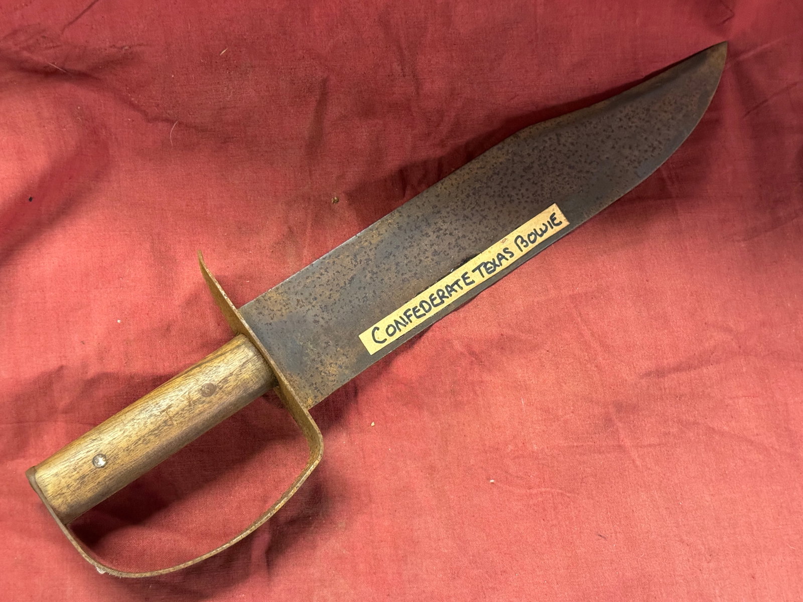 SCARCE CIVIL WAR CONFEDERATE CSA TEXAS SOUTHERN REBEL D-GUARD BOWIE KNIFE WITH CLIP POINT: SCARCE CIVIL WAR CONFEDERATE CSA TEXAS SOUTHERN REBEL D-GUARD BOWIE KNIFE WITH CLIP POINT. A VERY RARE FIND. IT IS IN MINT OVERALL SHAPE AND CONDITION WITH A BEAUTIFUL OVERALL PATINA. HAS A GREAT LOOK