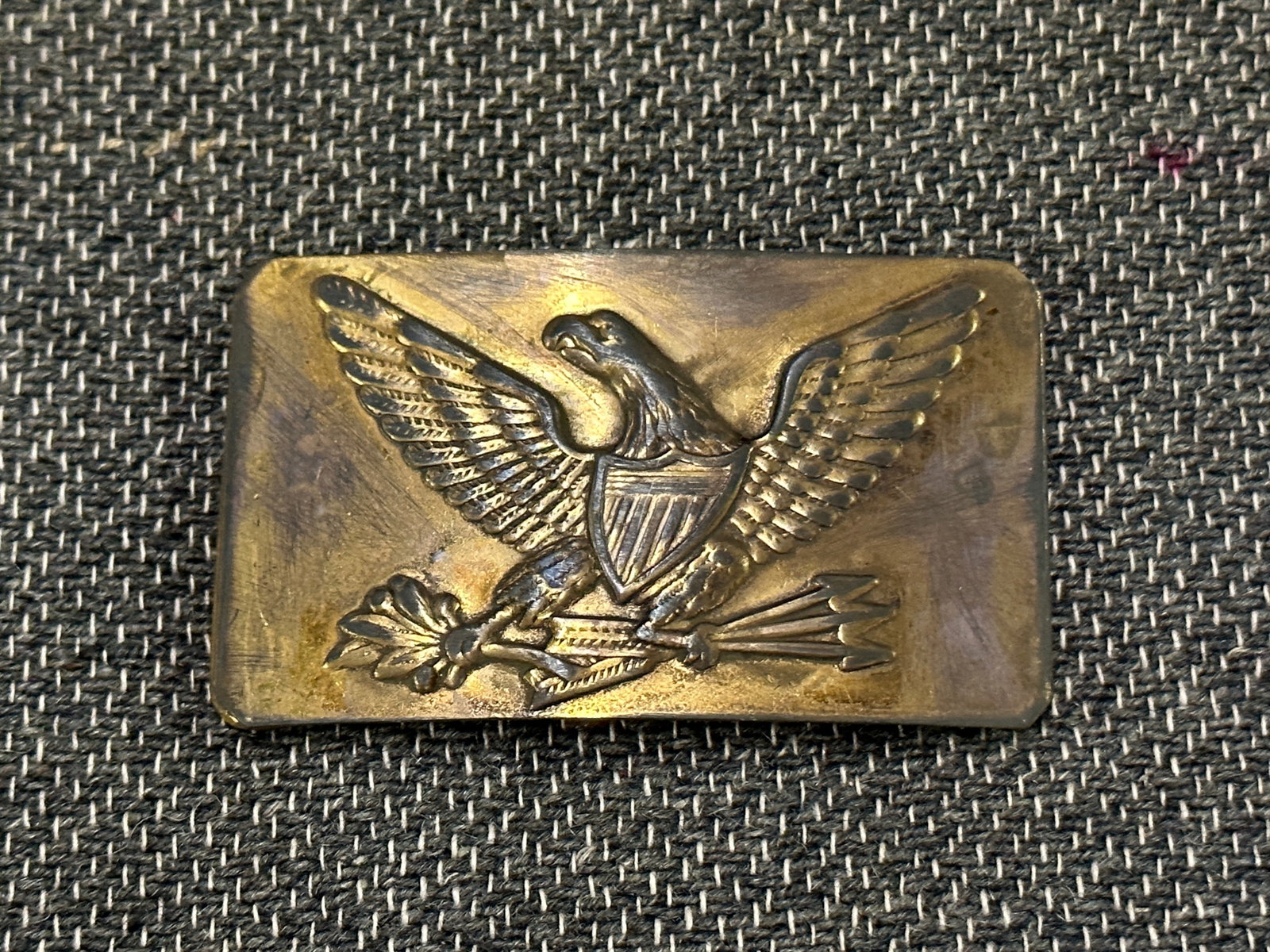 CIVIL WAR U.S. MILITIA EAGLE MOTIF BELT PLATE BUCKLE: CIVIL WAR U.S. MILITIA EAGLE MOTIF BELT PLATE BUCKLE. A VERY RARE FIND THAT IS IN MINT OVERALL SHAPE AND CONDITION WITH A BEAUTIFUL OVERALL PATINA. HAS A GREAT LOOK TO IT WITH AN EXCELLENT OVERALL EYE