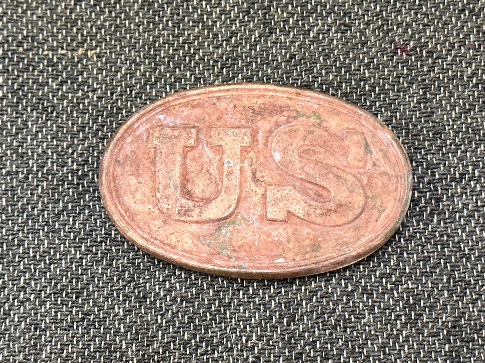 RARE CIVIL WAR UNION M1858 US OVAL BELT PLATE BUCKLE: RARE CIVIL WAR UNION M1858 US OVAL BELT PLATE BUCKLE. A VERY RARE FIND THAT IS IN MINT OVERALL SHAPE AND CONDITION WITH A BEAUTIFUL OVERALL PATINA. HAS A GREAT LOOK TO IT WITH AN EXCELLENT OVERALL EYE
