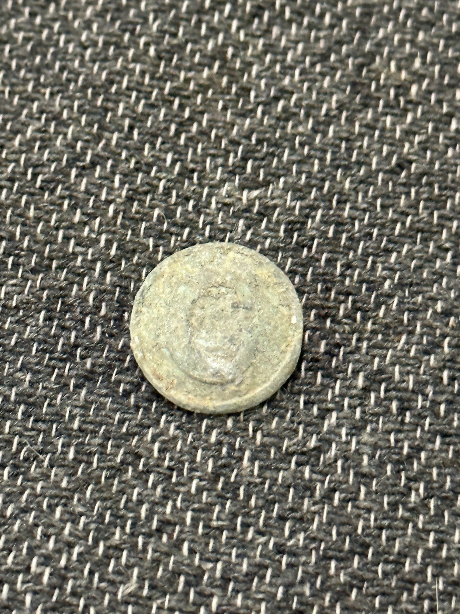 CIVIL WAR CONFEDERATE CSA CAVALRY "C" RECOVERED PEWTER BUTTON: CIVIL WAR CONFEDERATE CSA CAVALRY "C" RECOVERED PEWTER BUTTON. A VERY RARE FIND THAT IS IN MINT OVERALL SHAPE AND CONDITION WITH A BEAUTIFUL OVERALL PATINA. HAS A GREAT LOOK TO IT WITH AN EXCELLENT OV