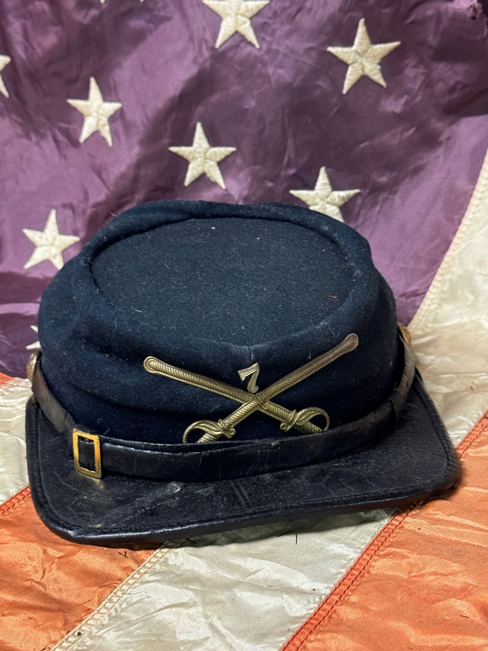 RARE INDIAN WARS CUSTER'S 7TH CAVALRY KEPI HAT CAP: RARE INDIAN WARS CUSTER'S 7TH CAVALRY KEPI HAT CAP. A VERY RARE FIND. SHOWS GOOD WEAR AND USE WITH A BEAUTIFUL OVERALL PATINA. HAS A GREAT LOOK TO IT WITH AN EXCELLENT OVERALL EYE APPEAL. THE KEPI IS