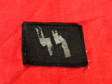 RARE WW2 GERMAN WAFFEN SS OFFICER COLLAR TAB - WELL USED