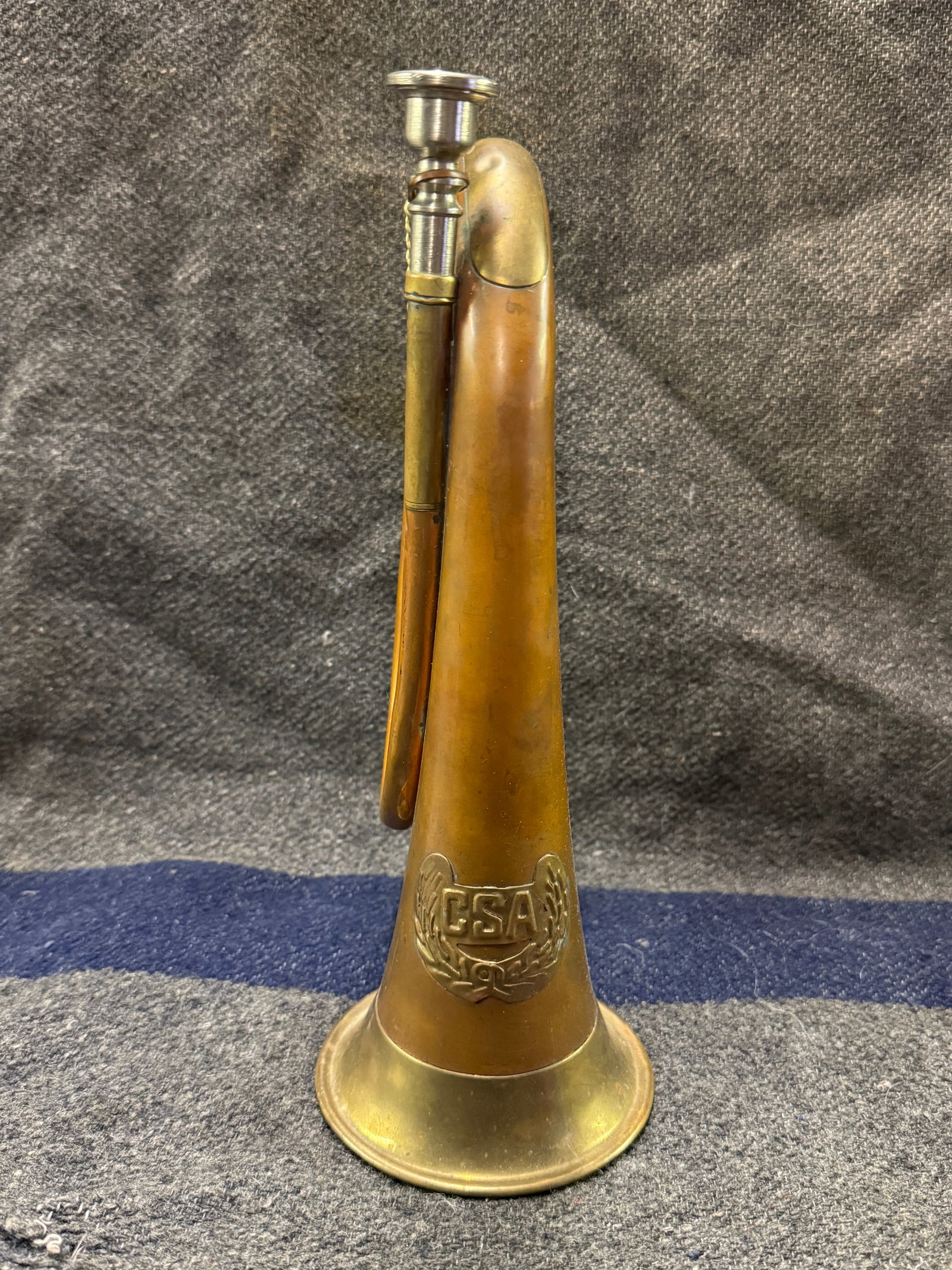 CIVIL WAR CONFEDERATE CSA MUSICIAN'S FIELD TRUMPET: CIVIL WAR CONFEDERATE CSA MUSICIAN'S FIELD TRUMPET. A RARE FIND. SHOWS GOOD WEAR AND USE WITH A BEAUTIFUL OVERALL PATINA. HAS A GREAT LOOK TO IT WITH AN EXCELLENT OVERALL EYE APPEAL. PLEASE VIEW ALL D