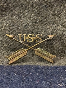 RARE INDIAN WARS USS CROSSED ARROWS U.S. SCOUTS HEADGEAR BADGE INSIGNIA