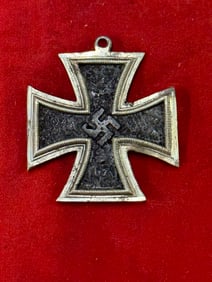 HEAVILY USED WW2 GERMAN IRON CROSS