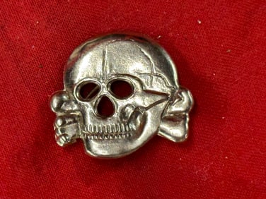 LATE WAR PERIOD WW2 GERMAN TOTENKOPF SS CAP SKULL