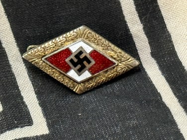 WWII German Hitler Youth (Hitler Jugend) Honour Badge 1935 BY RZM