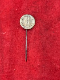 RARE WW2 GERMAN WAFFEN SS WITH WREATH TUNIC STICKPIN