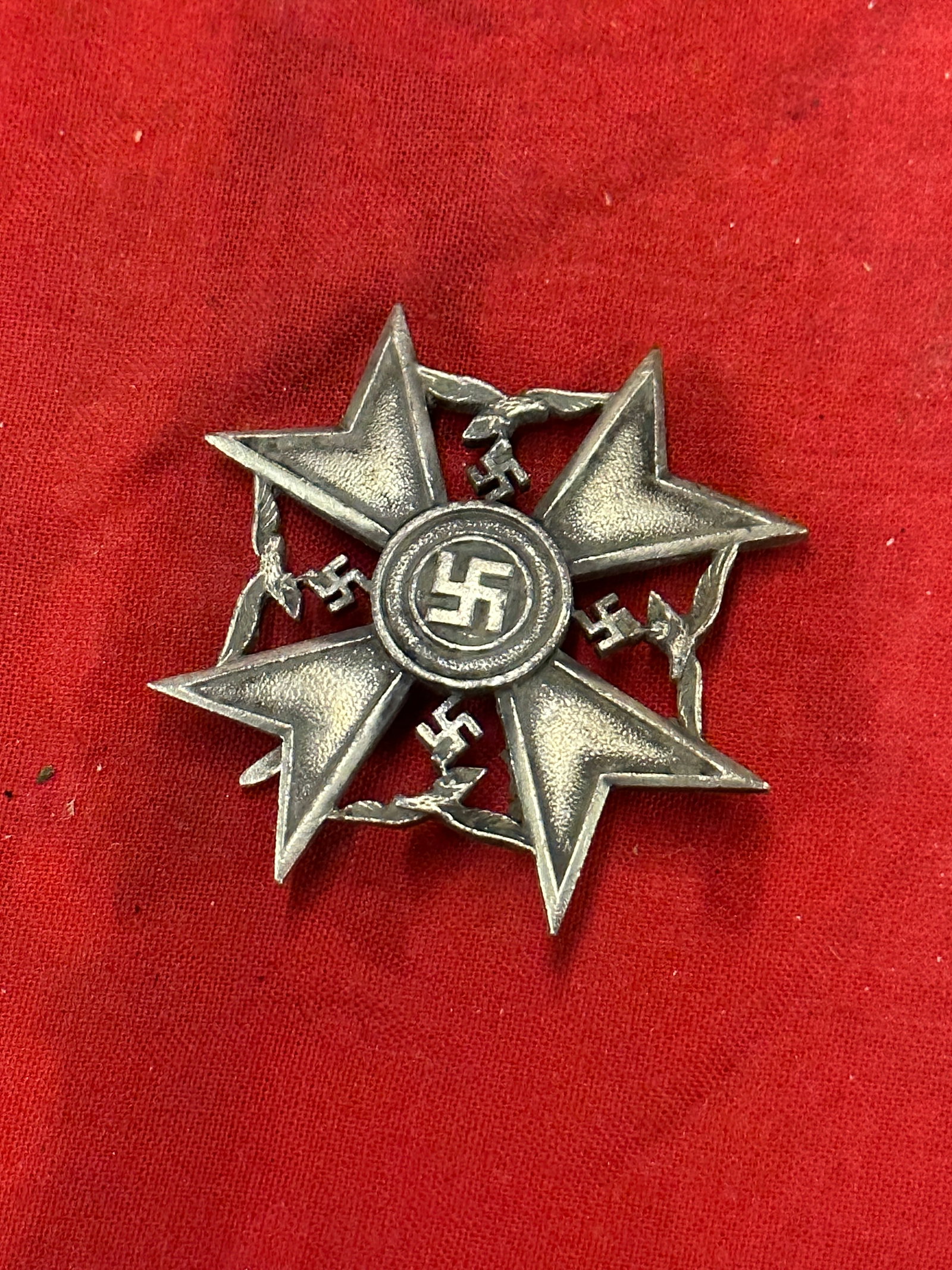RARE WW2 GERMAN 3RD REICH SPANISH CROSS IN SILVER WITH SWORDS: RARE WW2 GERMAN 3RD REICH SPANISH CROSS IN SILVER WITH SWORDS. AN ULTRA RARE FIND THAT IS IN MINT OVERALL SHAPE AND CONDITION WITH A BEAUTIFUL OVERALL PATINA. COMES FROM A HIGH END COLLECTION. PLEASE 
