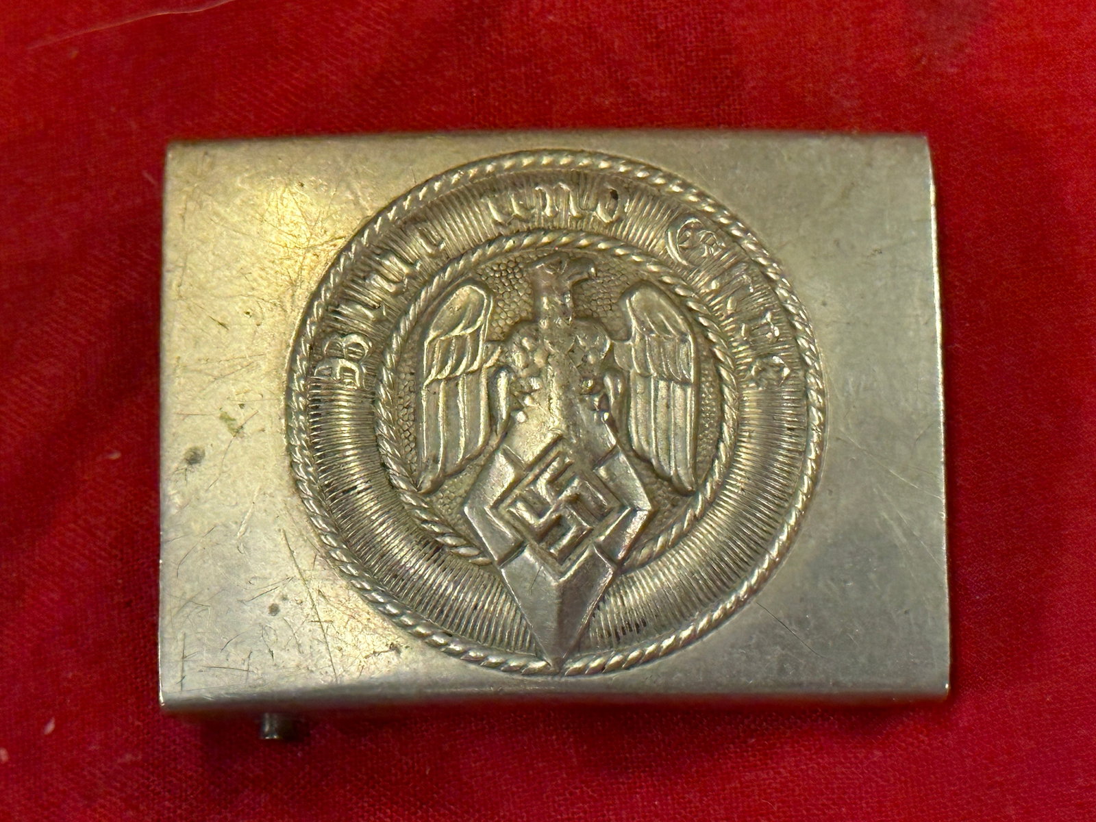 RARE EARLY WW2 GERMAN HITLER YOUTH BELT BUCKLE: RARE EARLY WW2 GERMAN HITLER YOUTH BELT BUCKLE. AN ULTRA RARE EARLY FIND MADE OUT OF ALUMINUM. SHOWS GOOD WEAR AND USE WITH A BEAUTIFUL OVERALL PATINA. PLEASE VIEW ALL DETAILED PICTURES. A SCARCE EXAM