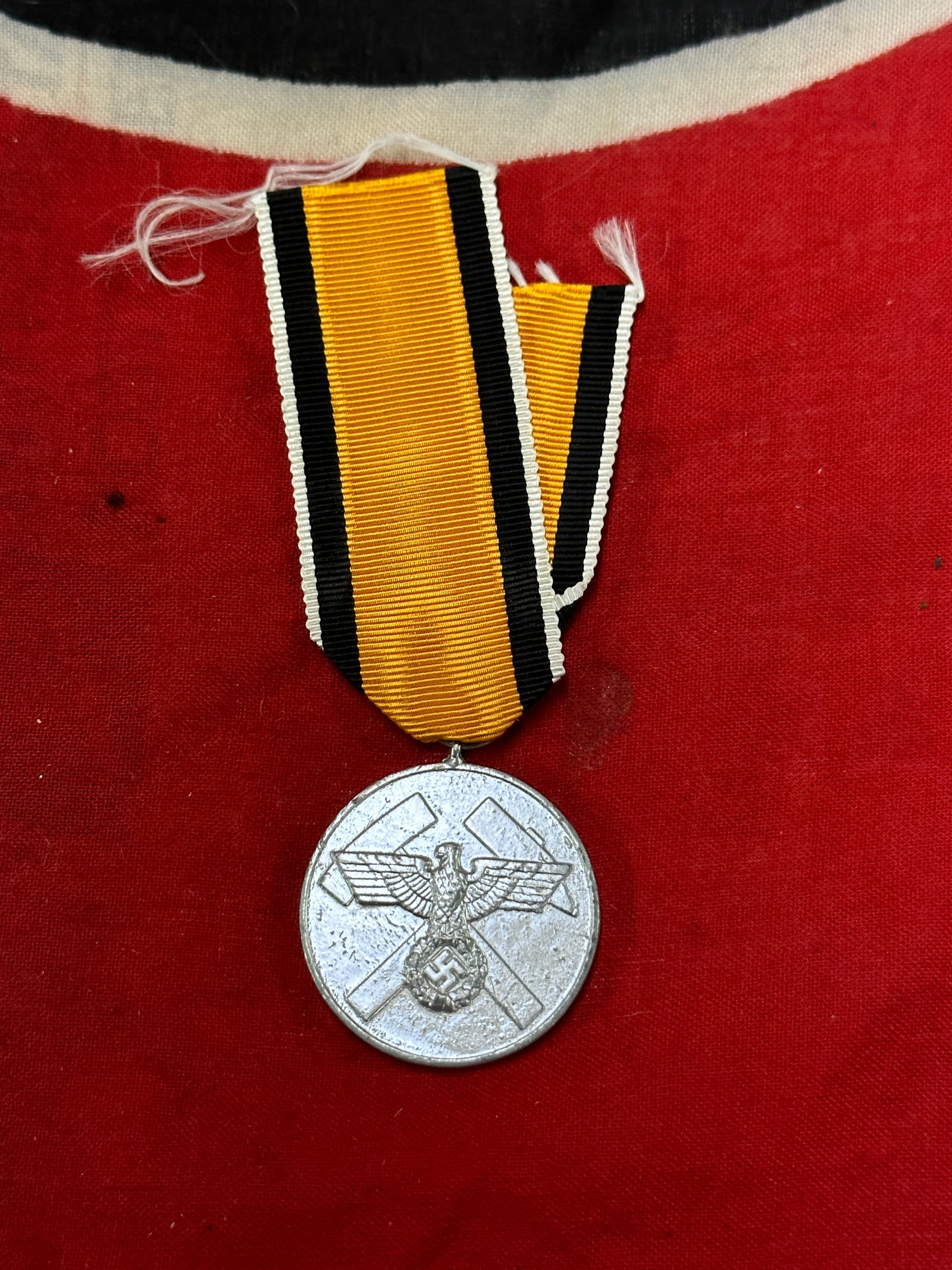 RARE WW2 GERMAN MINE RESCUE MEDAL WITH ORIGINAL RIBBON: RARE WW2 GERMAN MINE RESCUE MEDAL WITH ORIGINAL RIBBON. This is a very nice example of the Mine Rescue Medal. It’s an uncommon award to find, having been only issued in very limited numbers. The off