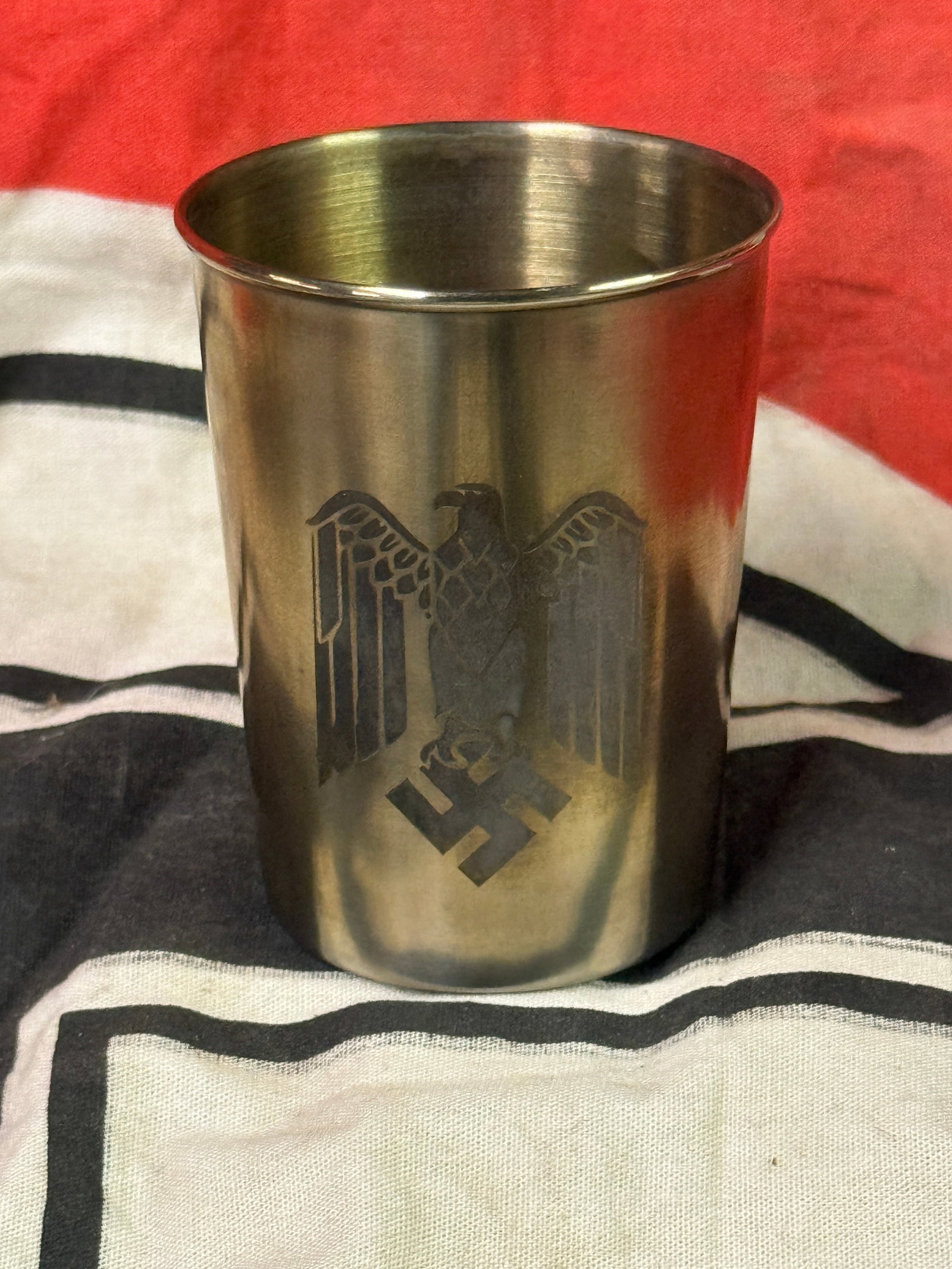RARE WW2 GERMAN WEHRMACHT HEER ARMY TIN GLASS: RARE WW2 GERMAN WEHRMACHT HEER ARMY TIN GLASS. A VERY RARE FIND THAT IS IN MINT OVERALL SHAPE AND CONDITION WITH A BEAUTIFUL OVERALL PATINA. SHOWS GOOD WEAR AND USE. PLEASE VIEW ALL DETAILED PICTURES.