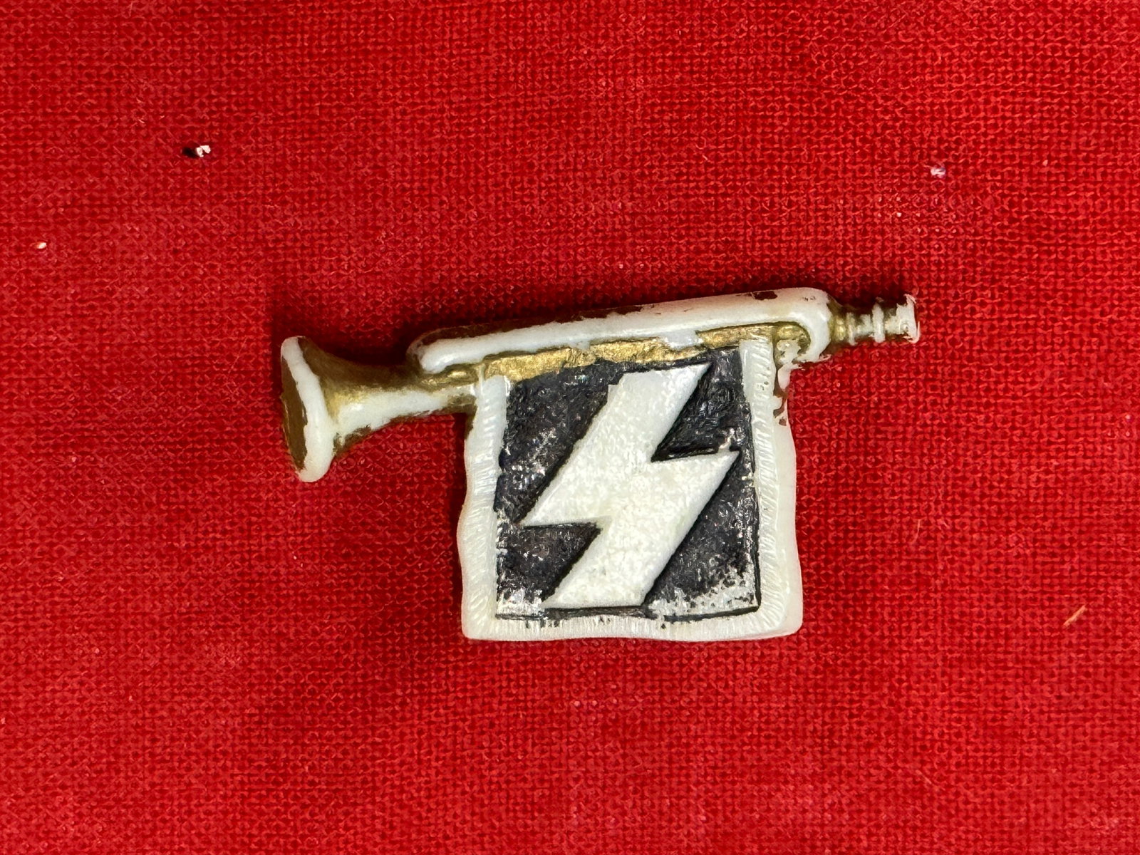 WW2 German Deutsches Jungvolk foto met WHW trompetten: WW2 German Deutsches Jungvolk foto met WHW trompetten