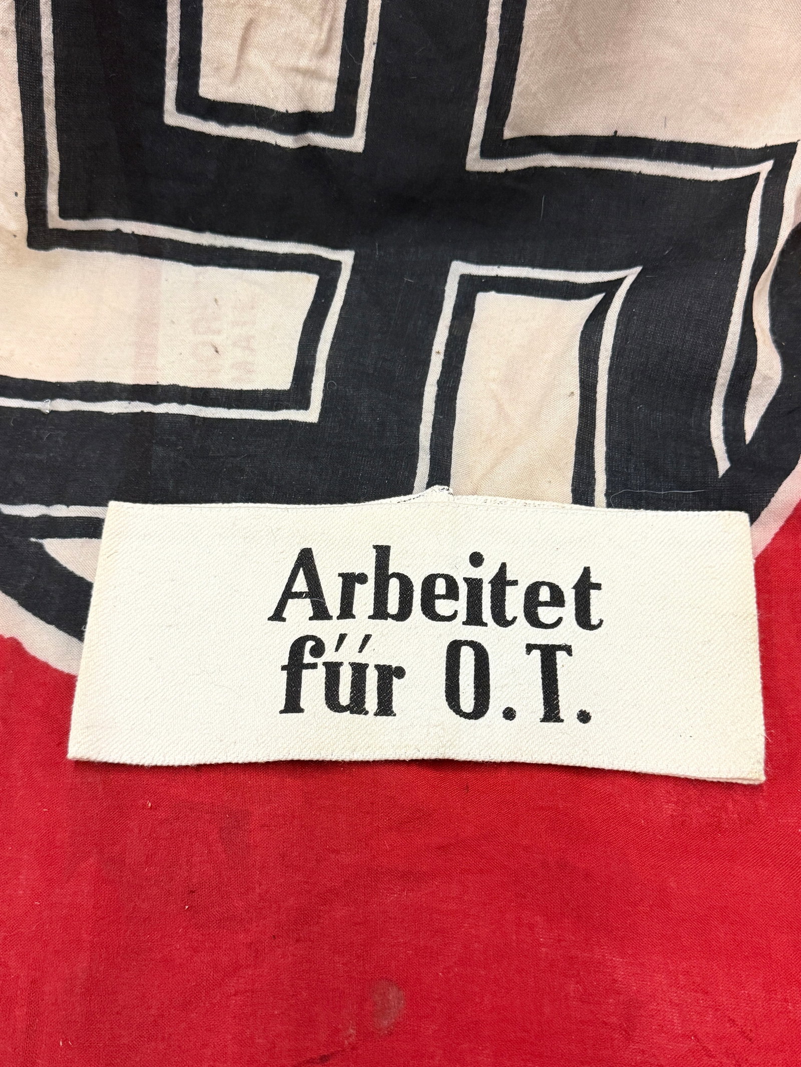 WW2 German Arbeit fur Organisation Todt Armband: WW2 German Arbeit fur Organisation Todt Armband. AN ULTRA RARE FIND THAT IS IN MINT OVERALL SHAPE AND CONDITION WITH A BEAUTIFUL OVERALL PATINA. PLEASE VIEW ALL DETAILED PICTURES. A RARE EXAMPLE.