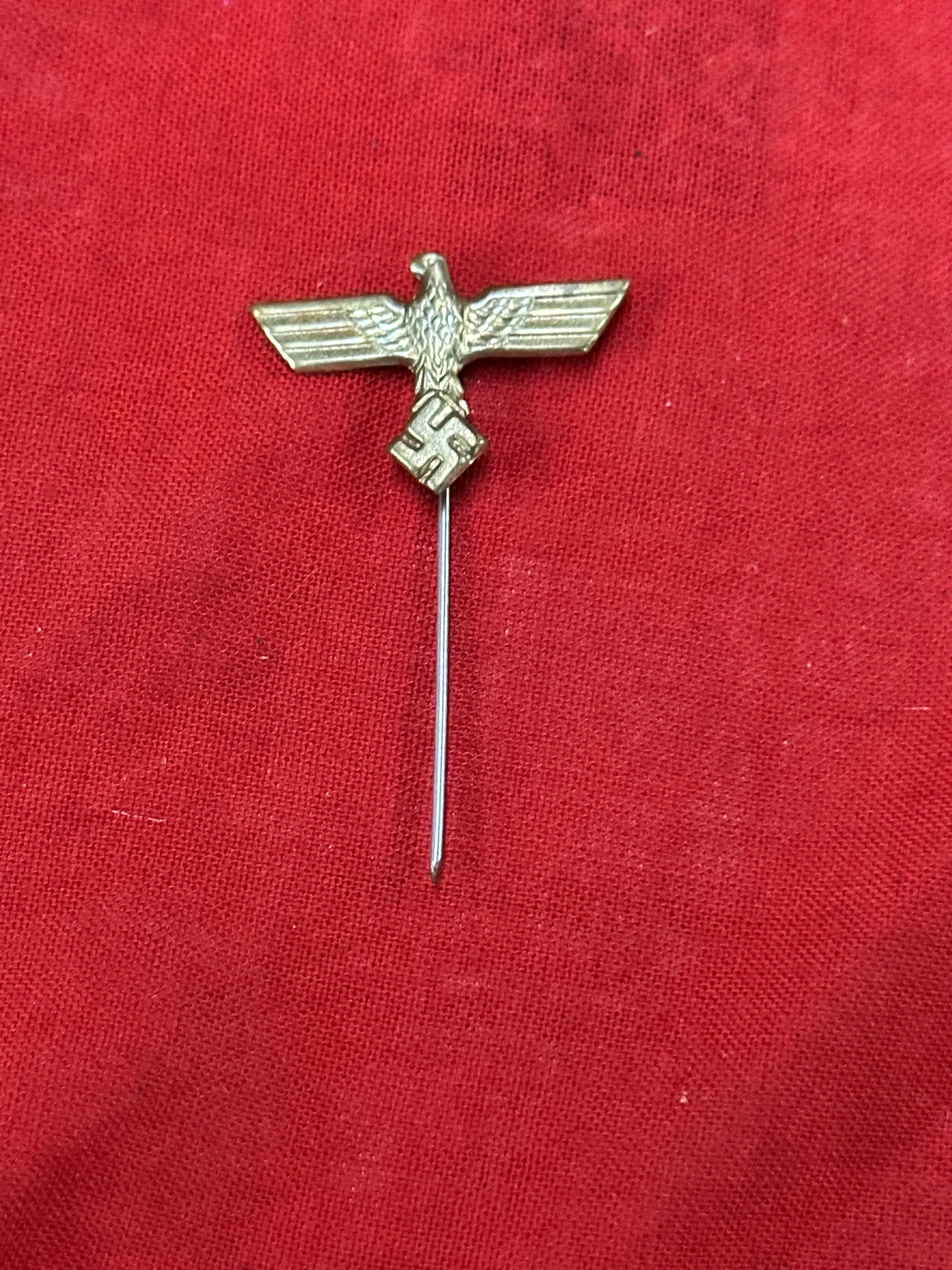 WW2 GERMAN HITLER YOUTH LEADER'S STICKPIN: WW2 GERMAN HITLER YOUTH LEADER'S STICKPIN. A SCARCE FIND. SHOWS GOOD WEAR AND USE WITH A BEAUTIFUL OVERALL PATINA. PLEASE VIEW ALL DETAILED PICTURES. A SCARCE EXAMPLE.