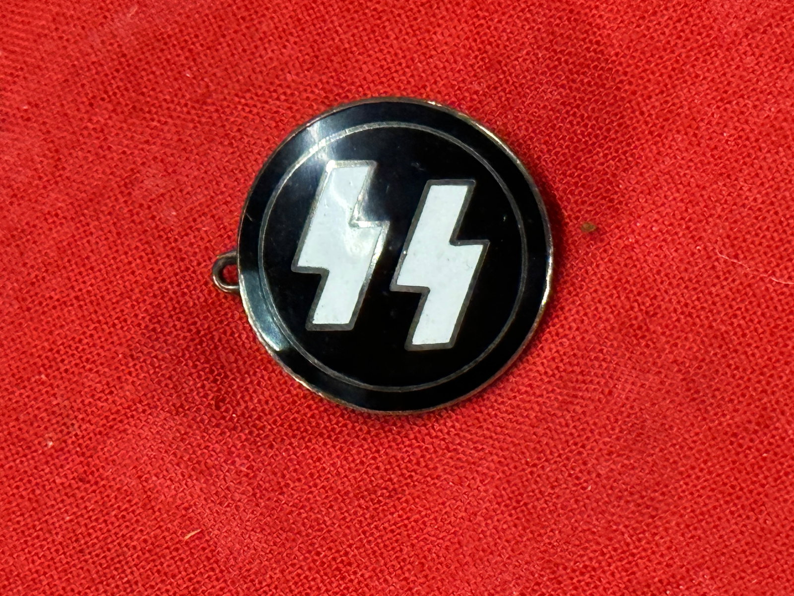 RARE WW2 GERMAN WAFFEN SS ENAMELED LAPEL PIN BY RZM M1/4 GES. GESCH.: RARE WW2 GERMAN WAFFEN SS ENAMELED LAPEL PIN BY RZM M1/4 GES. GESCH. A VERY RARE FIND. SHOWS GOOD WEAR AND USE WITH A BEAUTIFUL OVERALL PATINA. PLEASE VIEW ALL DETAILED PICTURES. A SCARCE FIND.