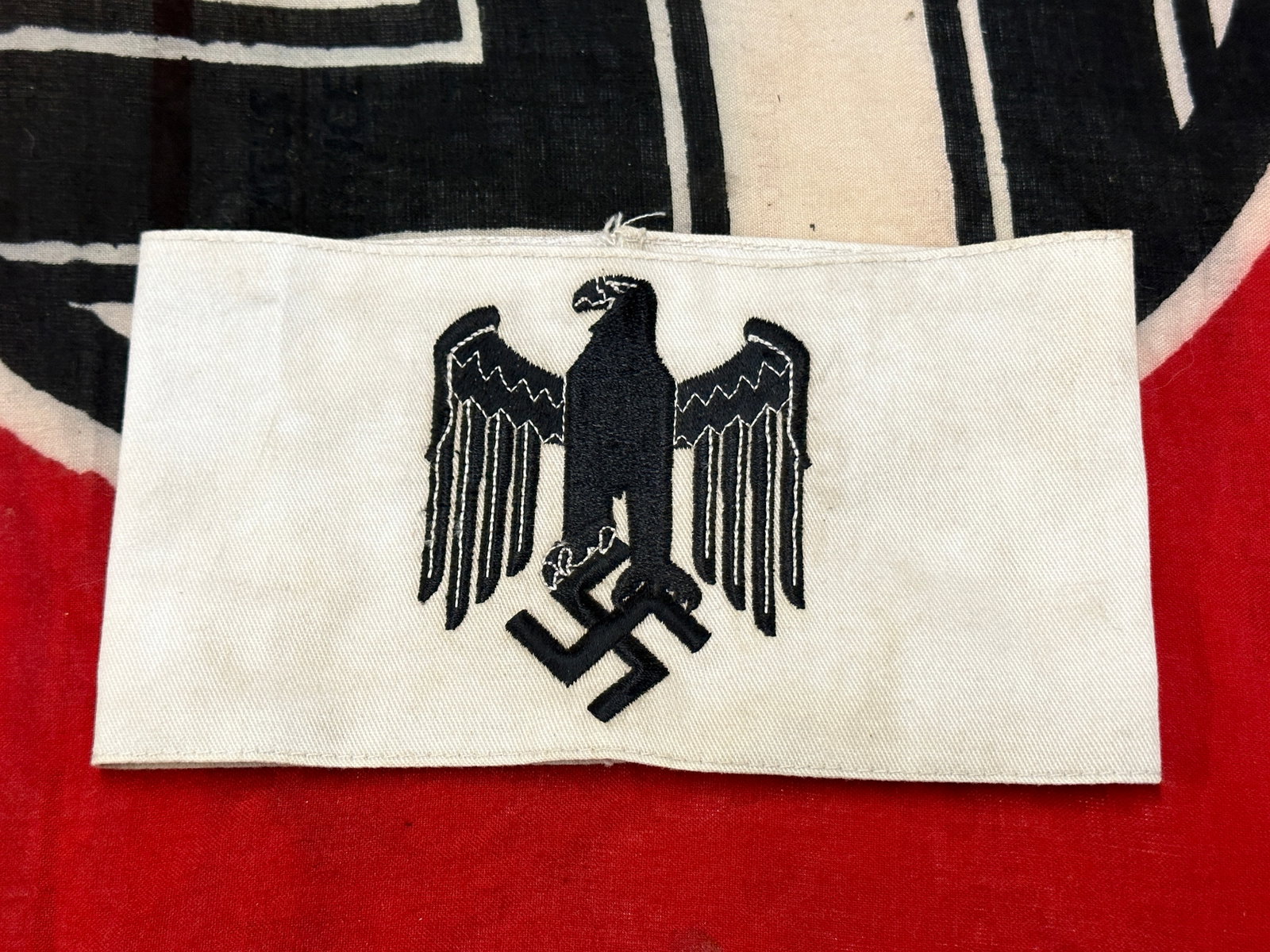 WW2 German Army Recruiting Personnel’s Armband: WW2 German Army Recruiting Personnel’s Armband. Shows good wear and use with a beautiful overall patina. Please view all detailed pictures. A scarce exmaple.