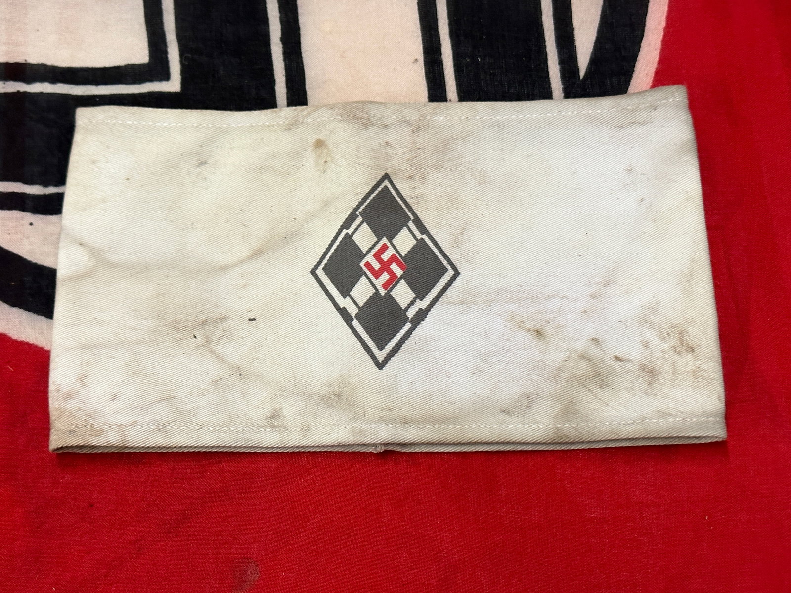 RARE WW2 GERMAN HITLER YOUTH ARMBAND: RARE WW2 GERMAN HITLER YOUTH ARMBAND. SHOWS GOOD WEAR AND USE WITH A BEAUTIFUL OVERALL PATINA. PLEASE VIEW ALL DETAILED PICTURES. A SCARCE EXAMPLE.