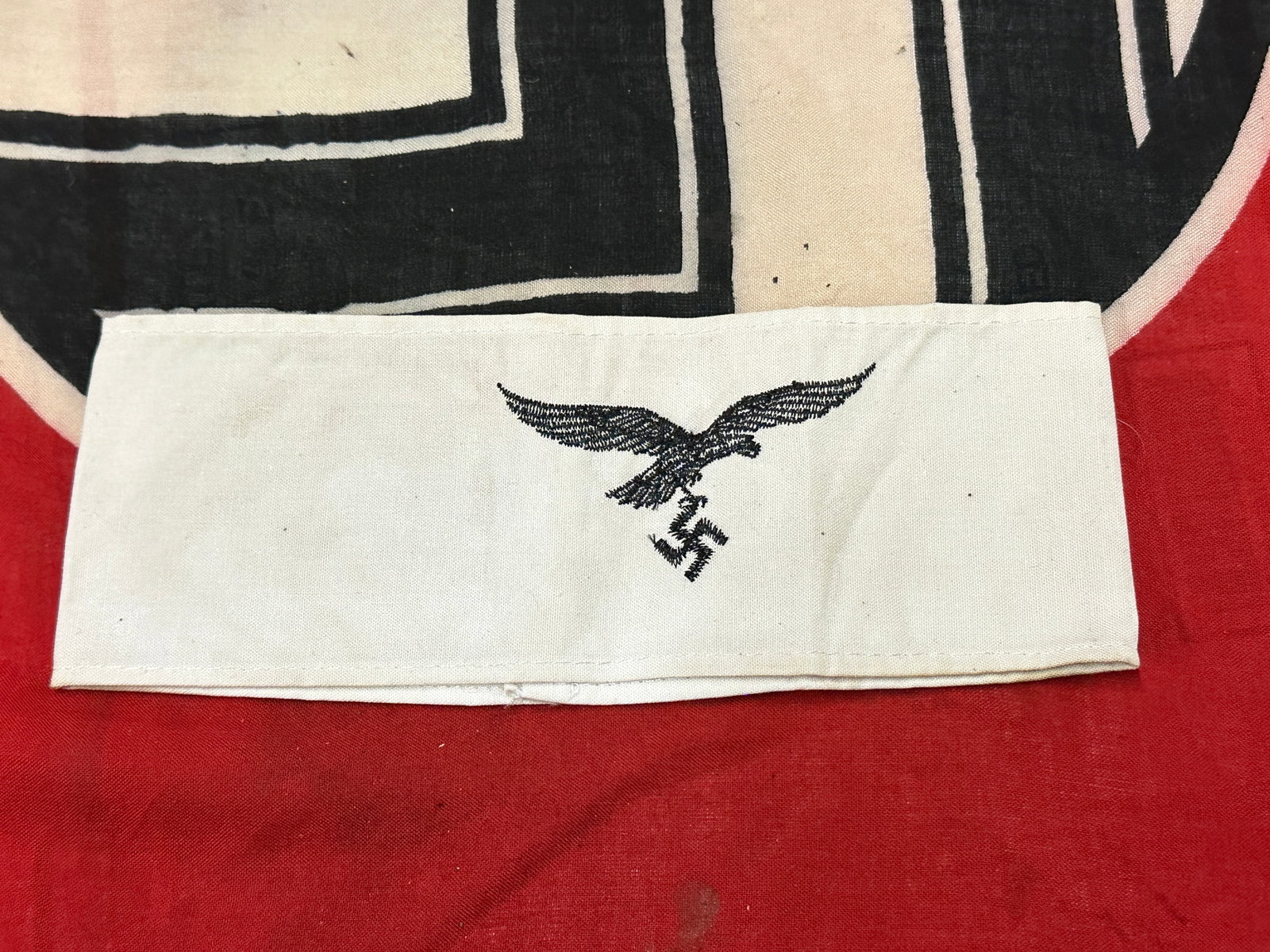ULTRA RARE WW2 GERMAN LUFTWAFFE OFFICER CLOTH ARMBAND: ULTRA RARE WW2 GERMAN LUFTWAFFE OFFICER CLOTH ARMBAND. SHOWS GOOD WEAR AND USE WITH A BEAUTIFUL OVERALL PATINA. PLEASE VIEW ALL DETAILED PICTURES. A SCARCE EXAMPLE.