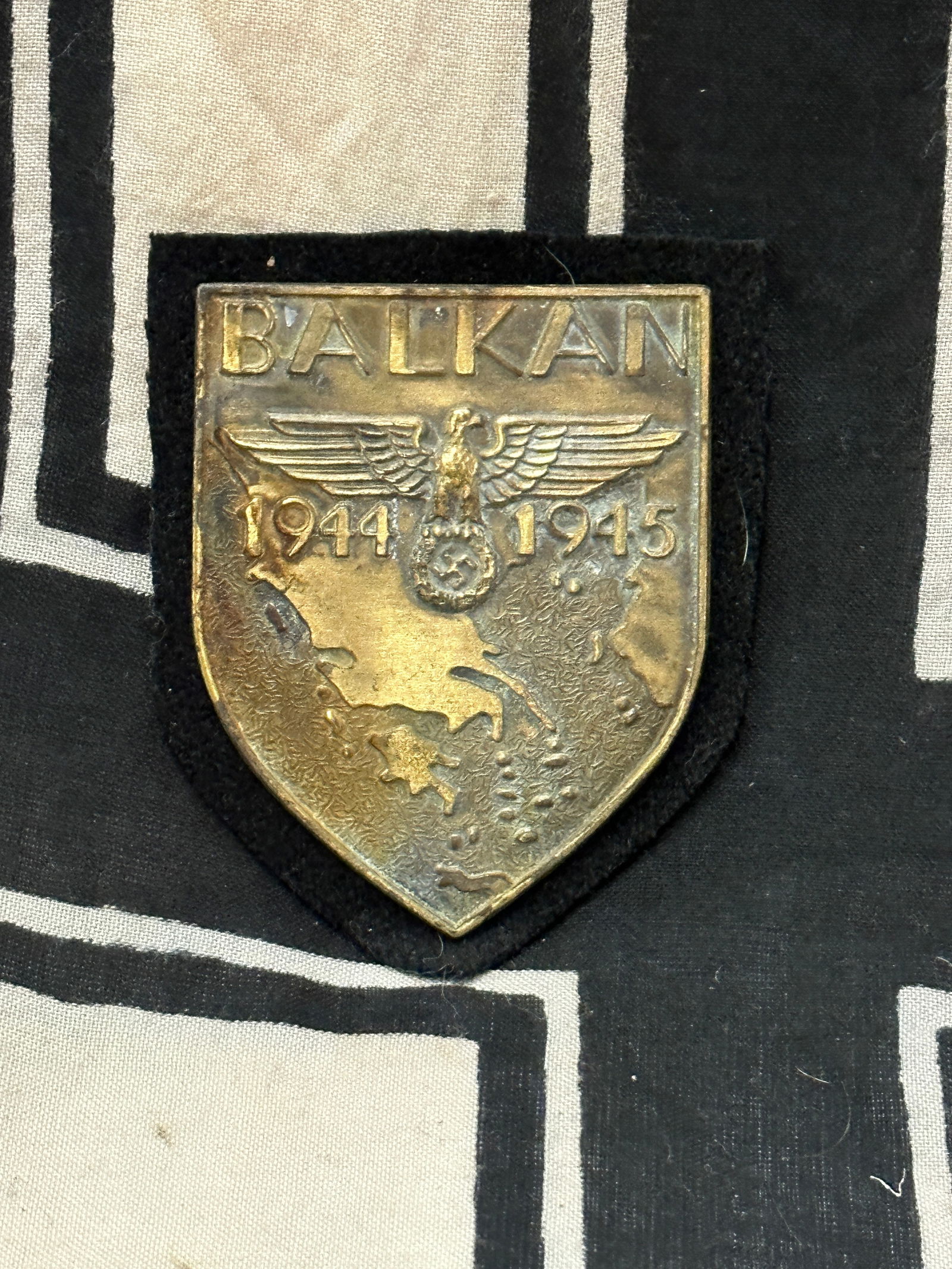 WW2 German Campaign BALKAN Shield: WW2 German Campaign BALKAN Shield. This shield was to be presented to the forces who were holding back the Balkans in addition to the red army,the forces here had to content with constant partisan act