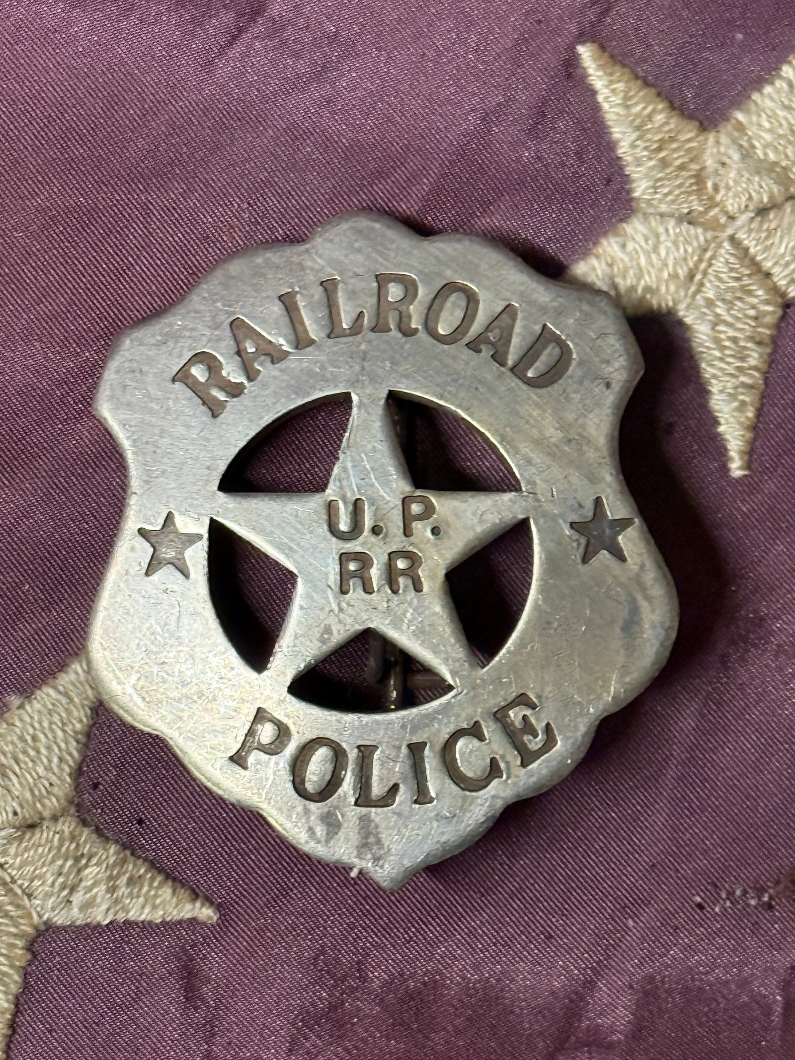 1800'S RAILROAD U.P. POLICE BADGE: 1800'S RAILROAD U.P. POLICE BADGE. A VERY RARE FIND. IT IS IN MINT OVERALL SHAPE AND CONDITION WITH A BEAUTIFUL OVERALL PATINA. SHOWS GOOD WEAR AND USE WITH AN EVEN PATINA THROUGHOUT. PLEASE VIEW ALL 