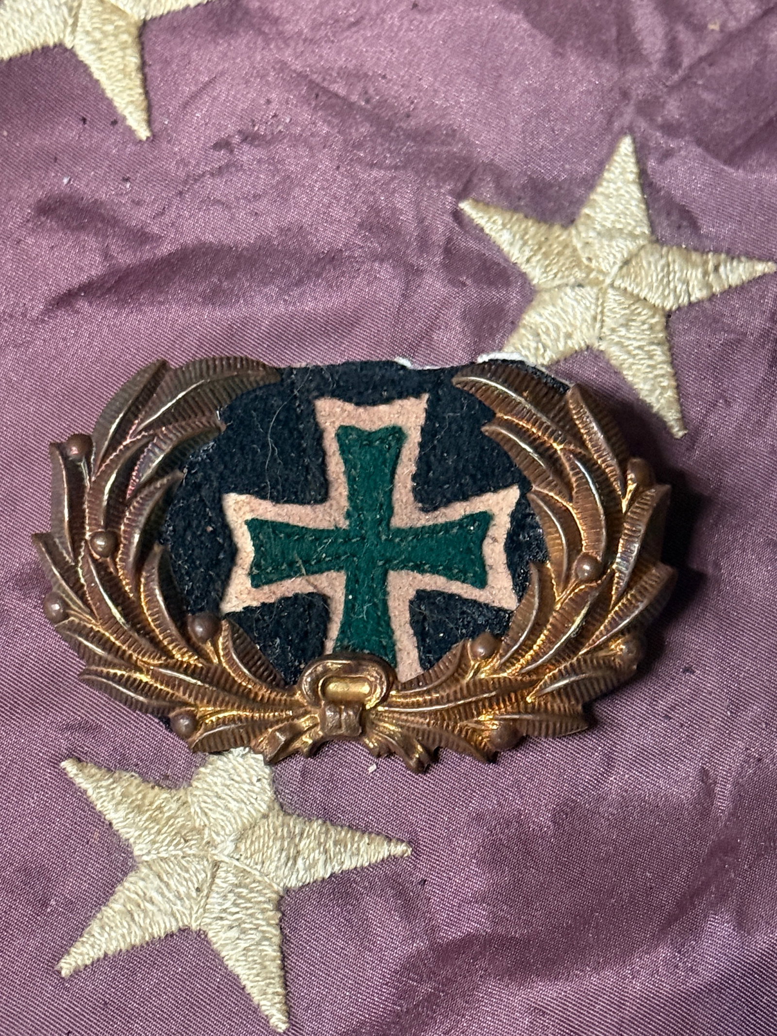 RARE CIVIL WAR STEWARD'S HOSPITAL CORPS HEADGEAR BADGE INSIGNIA: RARE CIVIL WAR STEWARD'S HOSPITAL CORPS HEADGEAR BADGE INSIGNIA. A VERY RARE FIND. IT IS IN MINT OVERALL SHAPE AND CONDITION WITH A BEAUTIFUL OVERALL PATINA. SHOWS GOOD WEAR AND USE WITH AN EVEN PATIN
