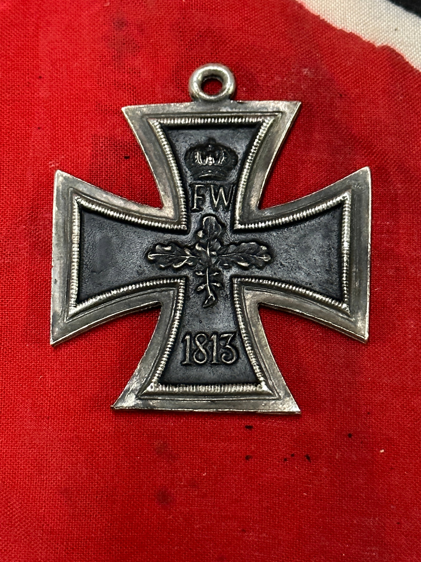 WW1 GERMAN PRUSSIAN 1870 IRON CROSS: WW1 GERMAN PRUSSIAN 1870 IRON CROSS. A SCARCE EXAMPLE THAT IS IN MINT OVERALL SHAPE AND CONDITION WITH A BEAUTIFUL OVERALL PATINA. PLEASE VIEW ALL DETAILED PICTURES. A RARE EXAMPLE.