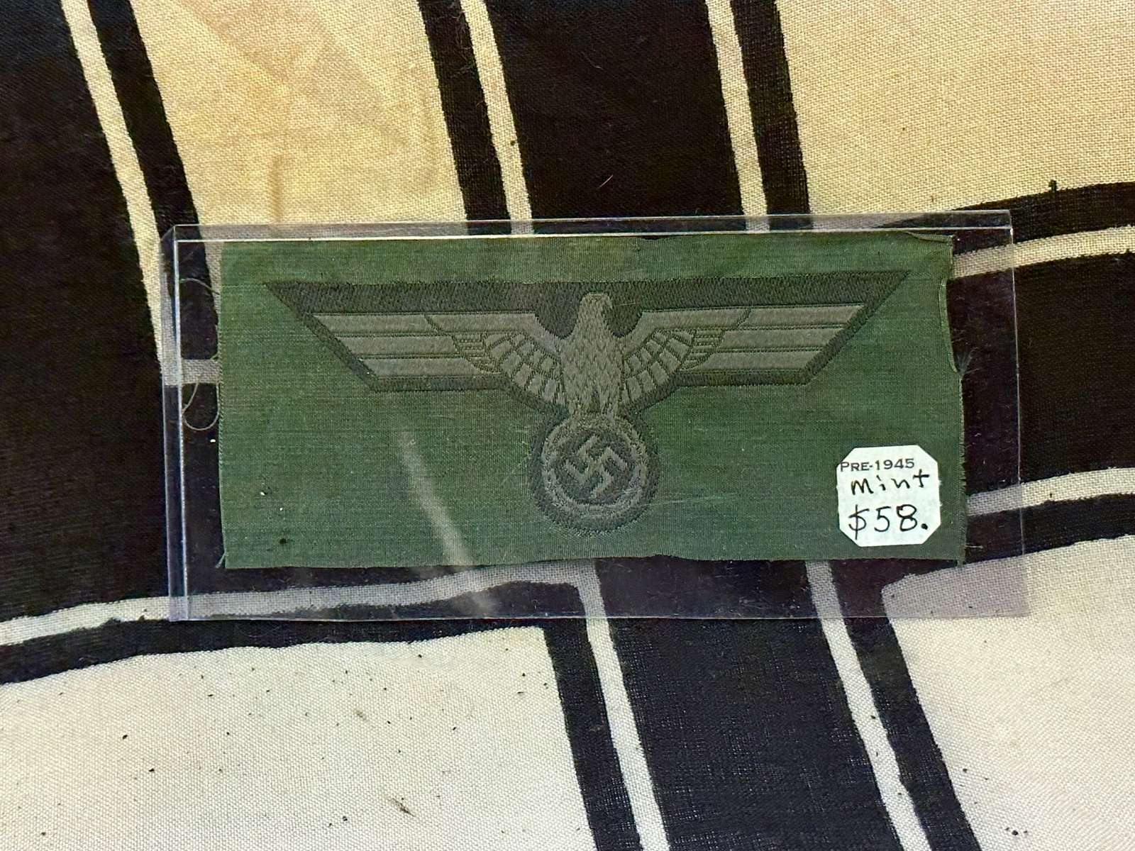 WWII German Army (Heer) EM/NCO M-39 Breast Eagle: WWII German Army (Heer) EM/NCO M-39 Breast Eagle. The German army originally adopted a slightly modified version of the NSDAP’s national eagle by order on February 17TH 1934, with instructions to ha