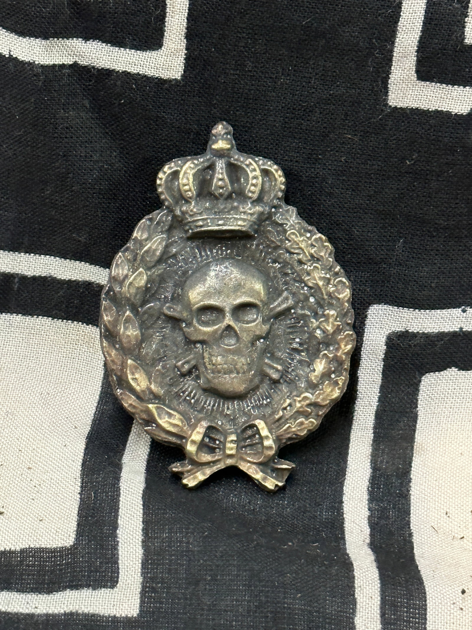 A WWI Imperial Sturmtruppe Badge - Screw Back Construction: A WWI Imperial Sturmtruppe Badge - Screw Back Construction. A scarce example that is in mint overall shape and condition with a beautiful overall patina. Shows good wear and use. Please view all detai