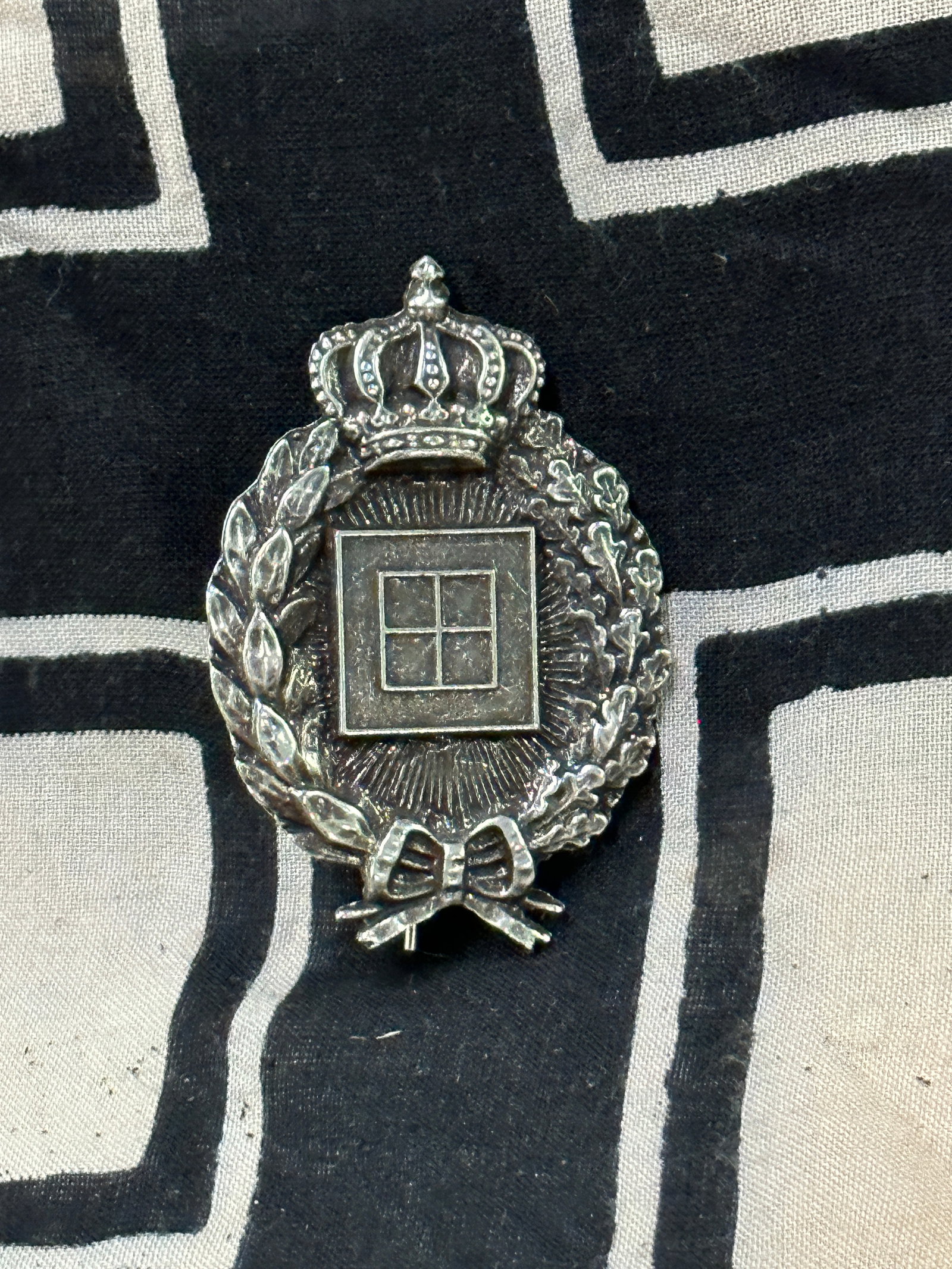 WWI Imperial German Military Pilots Observer Pin Badge By RZM: WWI Imperial German Military Pilots Observer Pin Badge By RZM - maker marked on the reverse. A RARE EXAMPLE THAT IS IN MINT OVERALL SHAPE AND CONDITION WITH A BEAUTIFUL OVERALL PATINA. APPEARS TO BE W