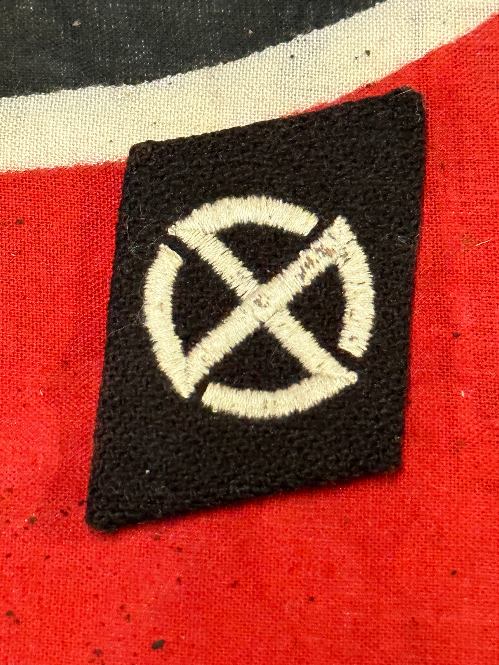 WW2 German 11th SS-Freiwilligen-Panzer-Grenadier-Division “Nordland?? Collar Tab: WW2 German 11th SS-Freiwilligen-Panzer-Grenadier-Division “Nordland” Collar Tab. Shows good wear and use with a beautiful overall patina. Please view all detailed pictures. A scarce example.