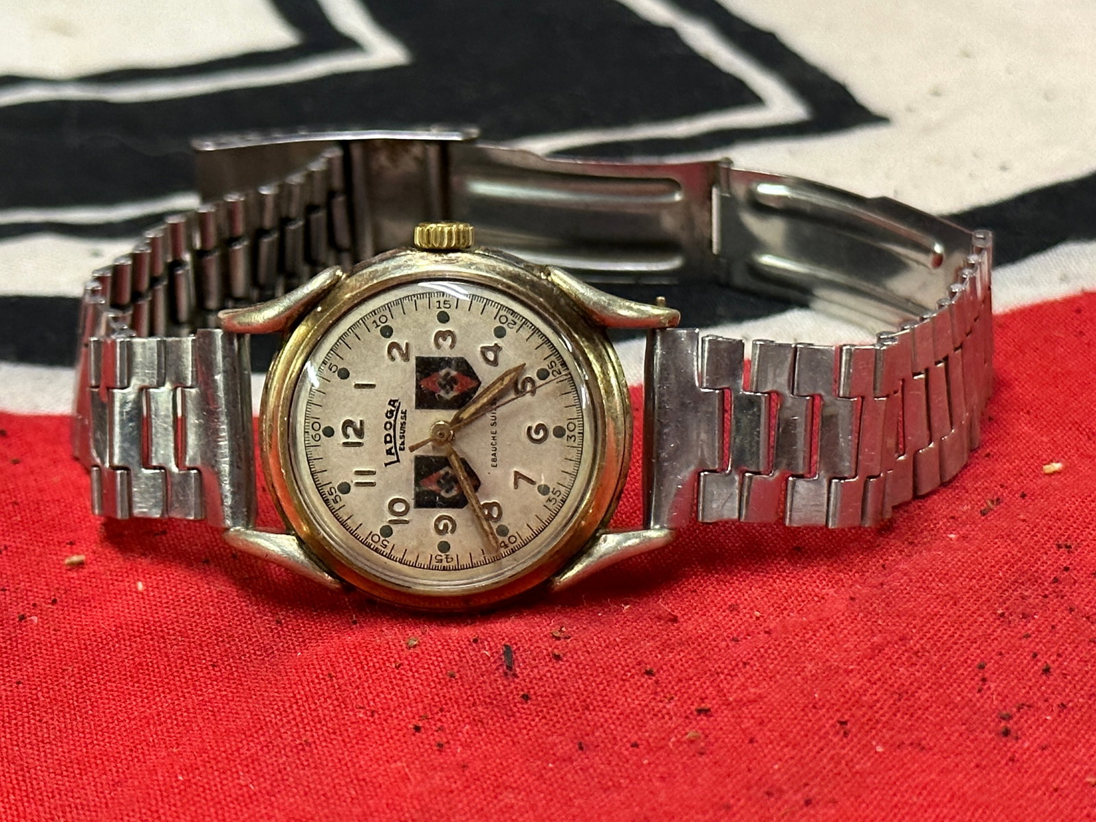 RARE WW2 GERMAN HITLER YOUTH LEADER'S WRISTWATCH: RARE WW2 GERMAN HITLER YOUTH LEADER'S WRISTWATCH. A RARE EXAMPLE THAT IS IN MINT OVERALL SHAPE AND CONDITION WITH A BEAUTIFUL OVERALL PATINA. WATCH IS IN RUNNING CONDITION WITH A BEAUTIFUL FIELD WORN 