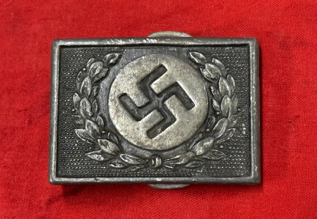 WW2 GERMAN NSDAP POLITICAL LEADER BELT BUCKLE: WW2 GERMAN NSDAP POLITICAL LEADER BELT BUCKLE