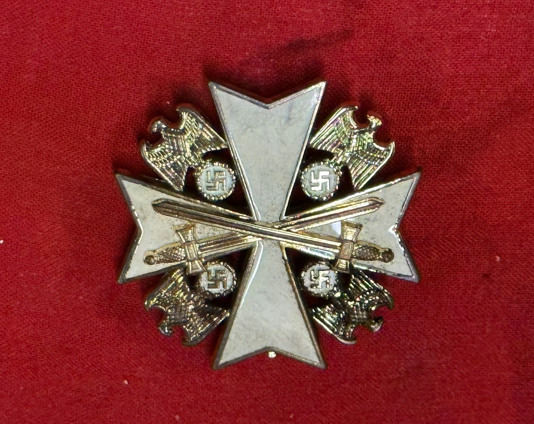 WW2 GERMAN 4TH CLASS ORDER OF THE GERMAN EAGLE WITH SWORDS 900 SILVER L/50: WW2 GERMAN 4TH CLASS ORDER OF THE GERMAN EAGLE WITH SWORDS 900 SILVER L/50. AN ULTRA RARE FIND. German Eagle with Swords (military), instituted on 1 May 1937 by Adolf Hitler, was a diplomatic and hono
