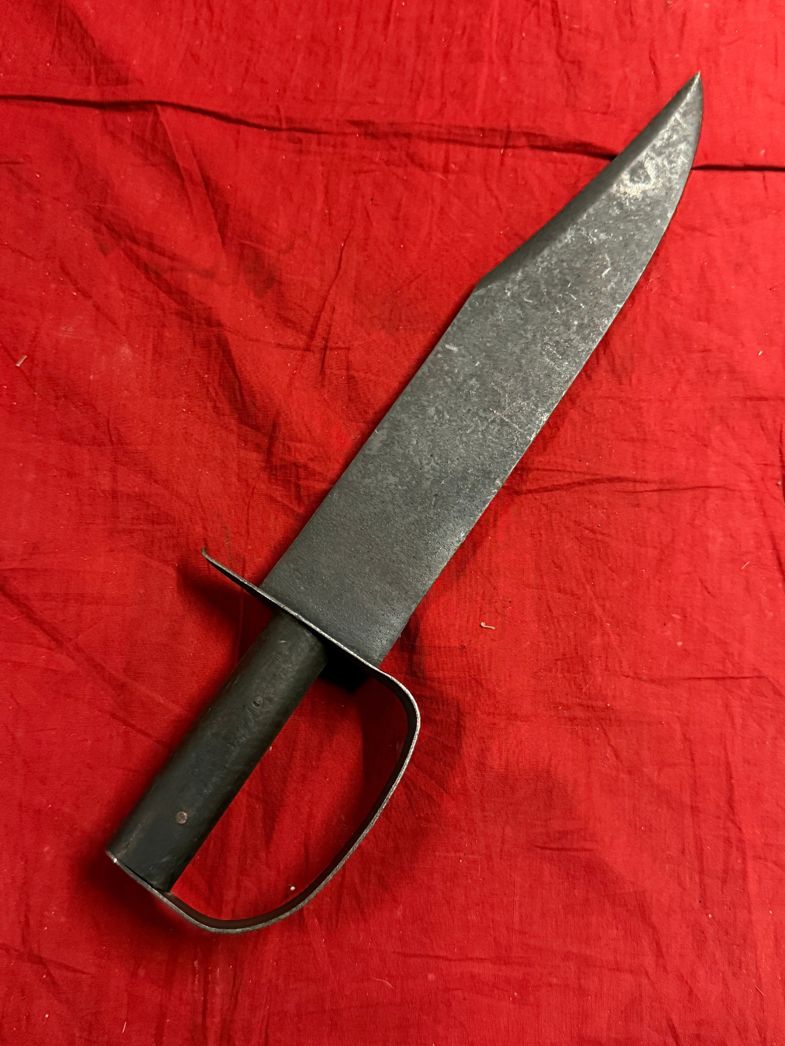 CIVIL WAR CONFEDERATE C.S. D-GUARD BOWIE KNIFE WITH ARSENAL MARKINGS & DATE: CIVIL WAR CONFEDERATE C.S. D-GUARD BOWIE KNIFE WITH ARSENAL MARKINGS & DATE. A VERY RARE KNIFE THAT IS IN MINT OVERALL SHAPE AND CONDITION WITH A BEAUTIFUL OVERALL PATINA. SHOWS GOOD WEAR AND USE WITH